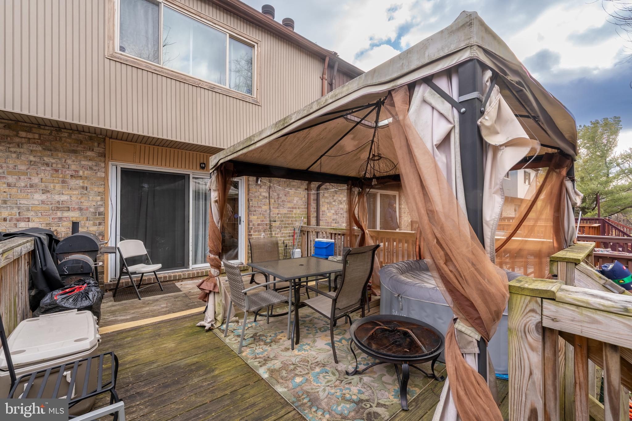 THE CEDARS - Residential