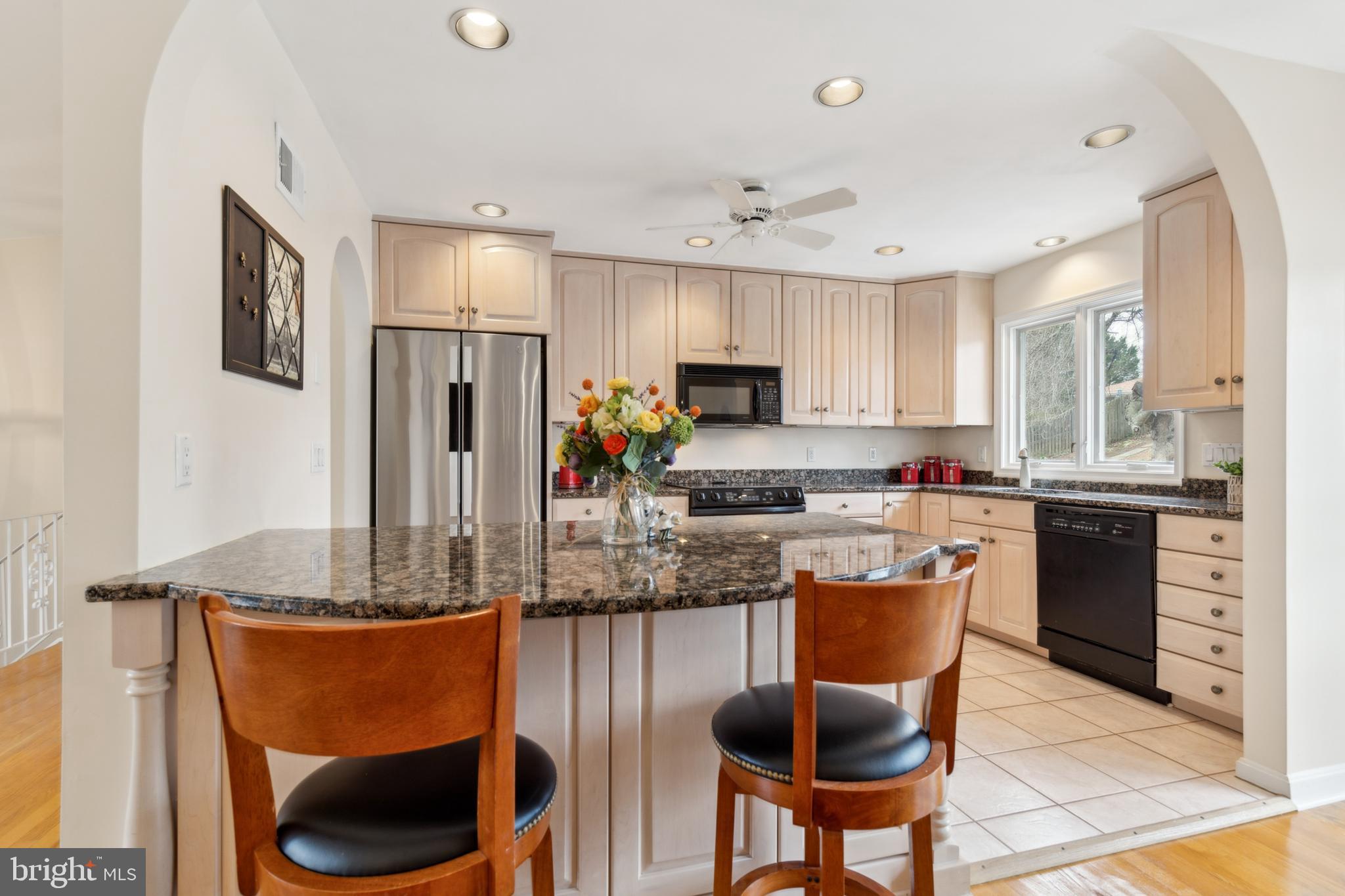 MOUNT VERNON MANOR - Residential