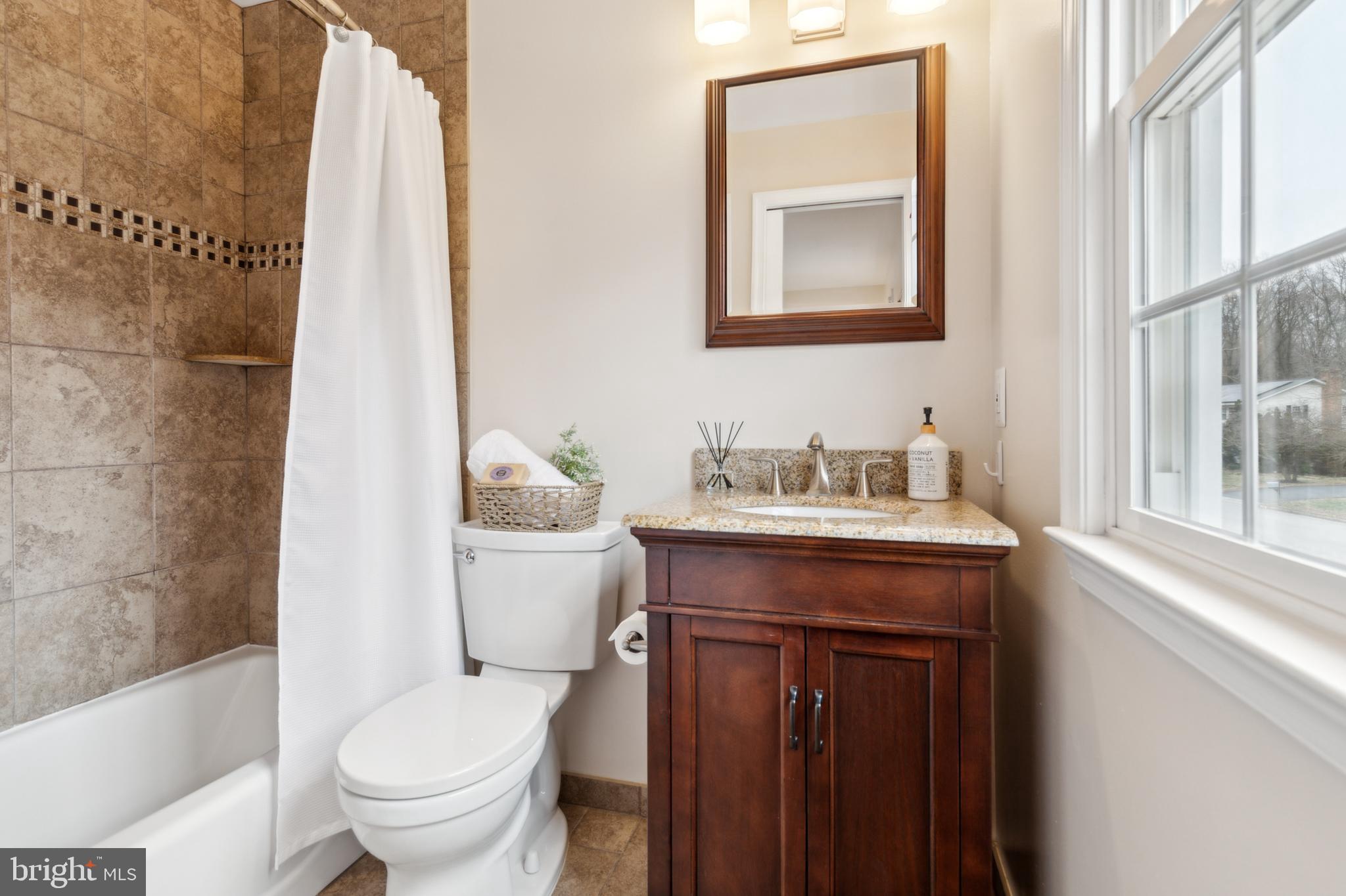 MOUNT VERNON MANOR - Residential