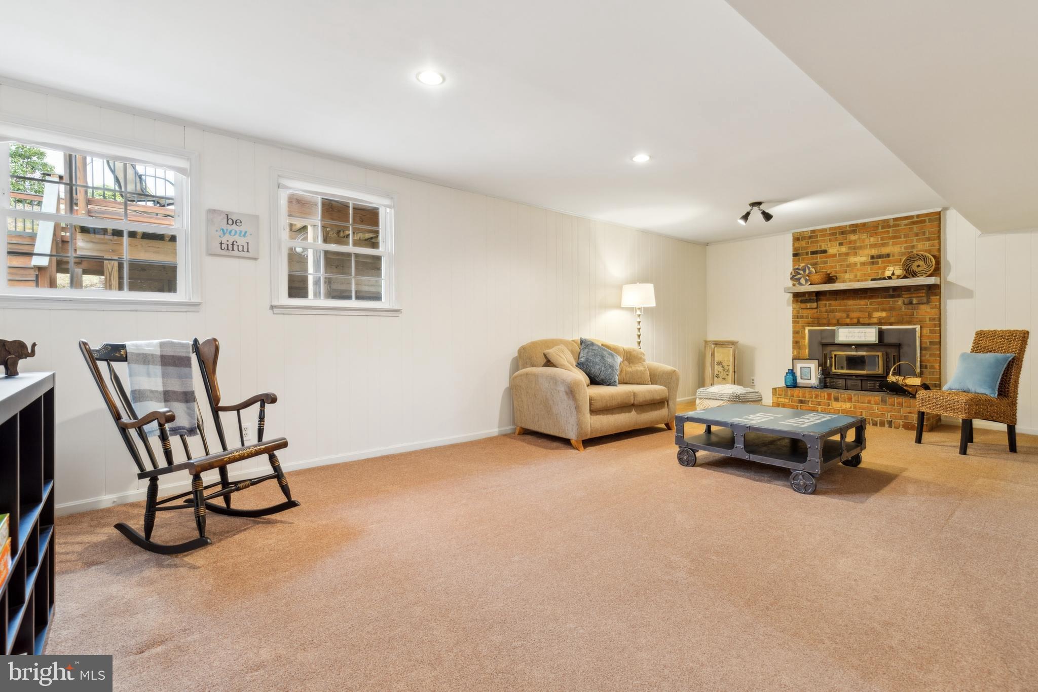 MOUNT VERNON MANOR - Residential