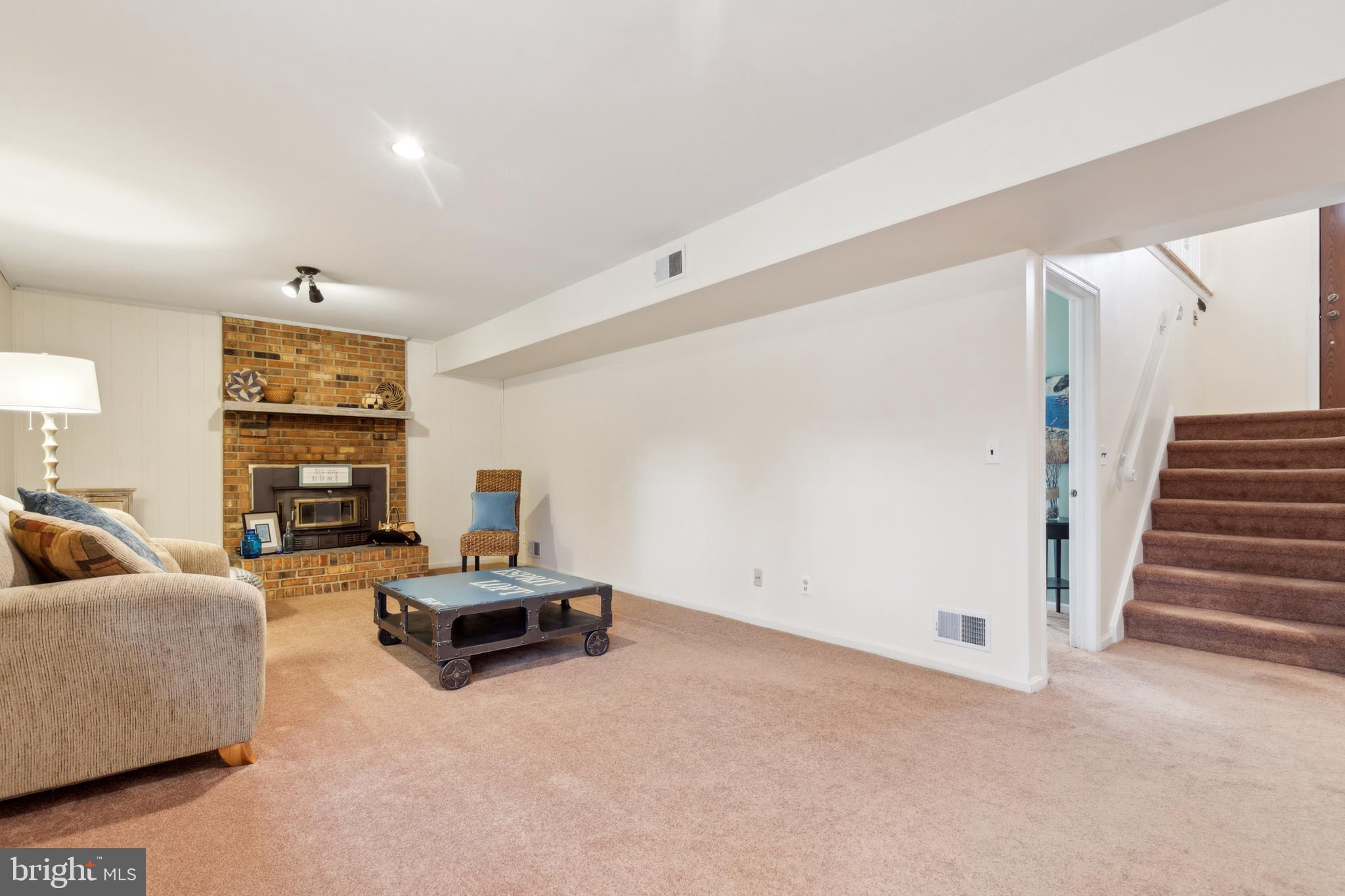 MOUNT VERNON MANOR - Residential