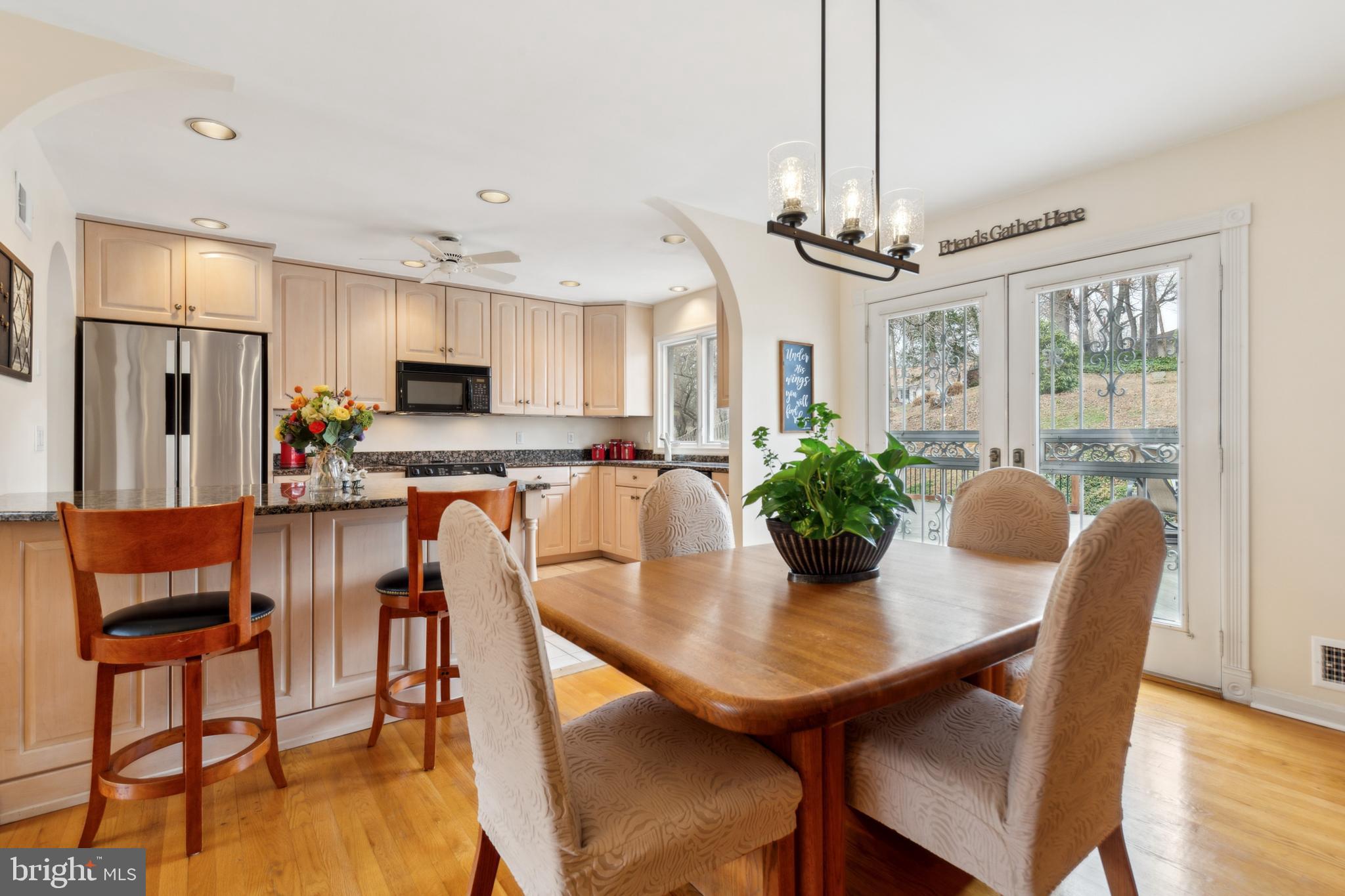 MOUNT VERNON MANOR - Residential