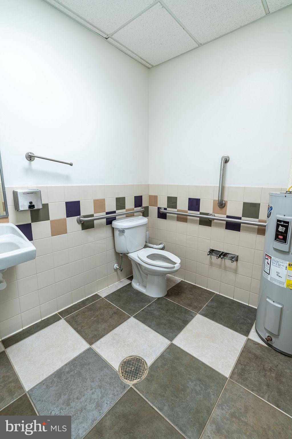 1003 AVENUE OF THE STATES