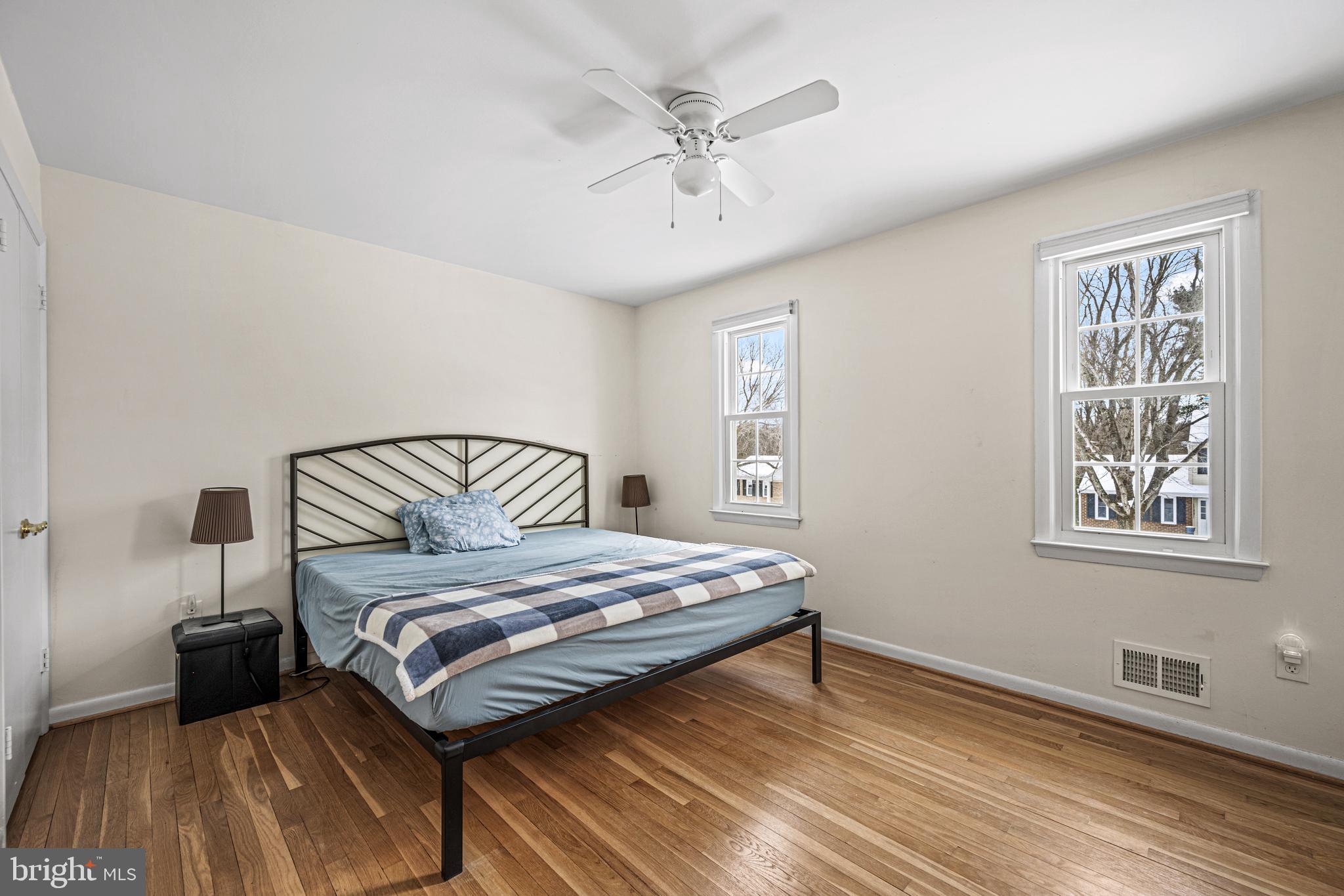 BROOKVILLE KNOLLS - Residential