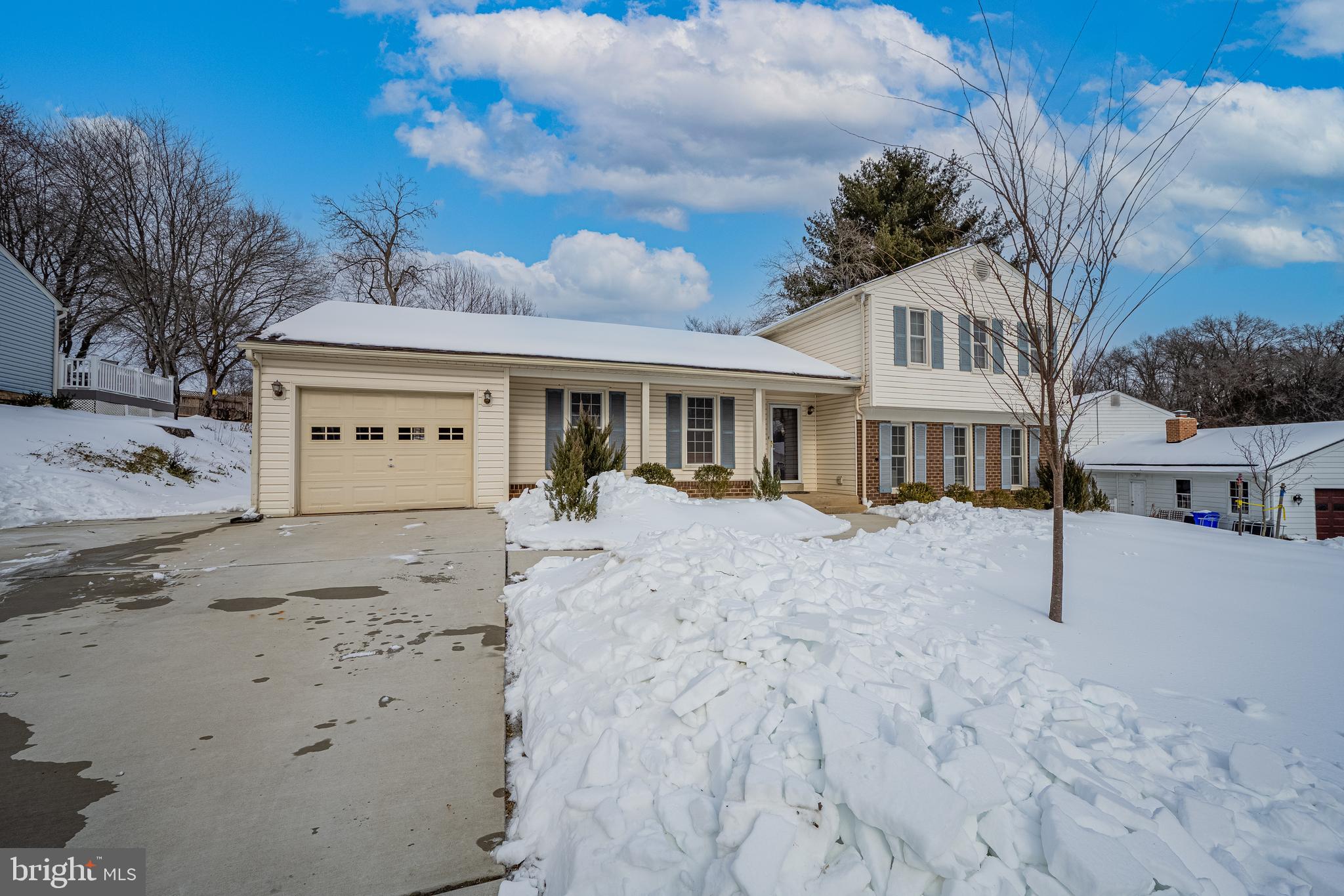 BROOKVILLE KNOLLS - Residential