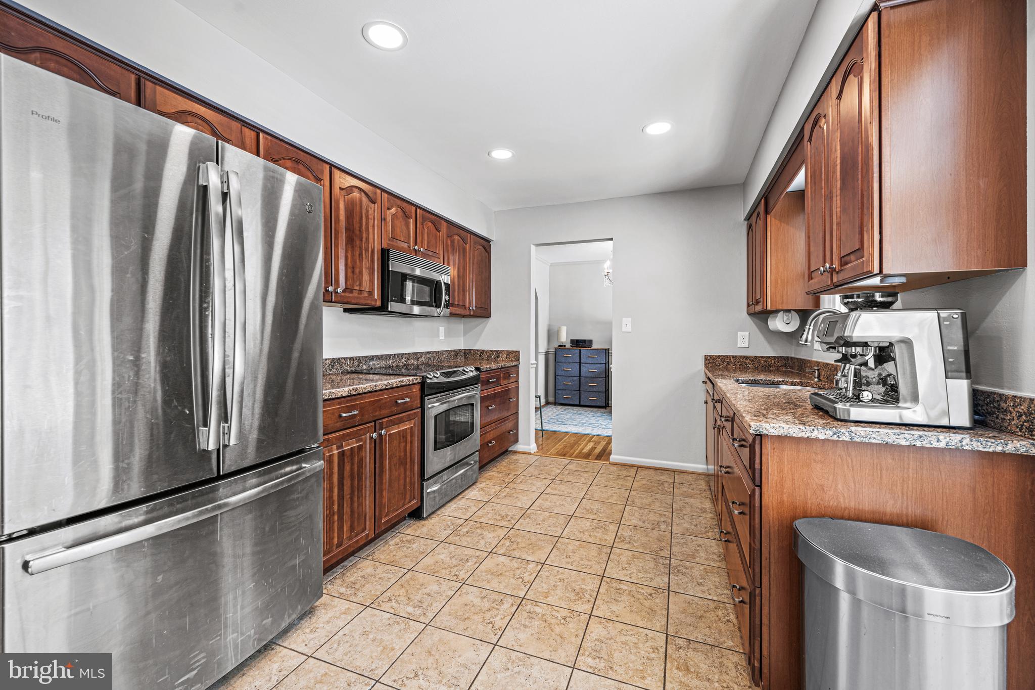 BROOKVILLE KNOLLS - Residential