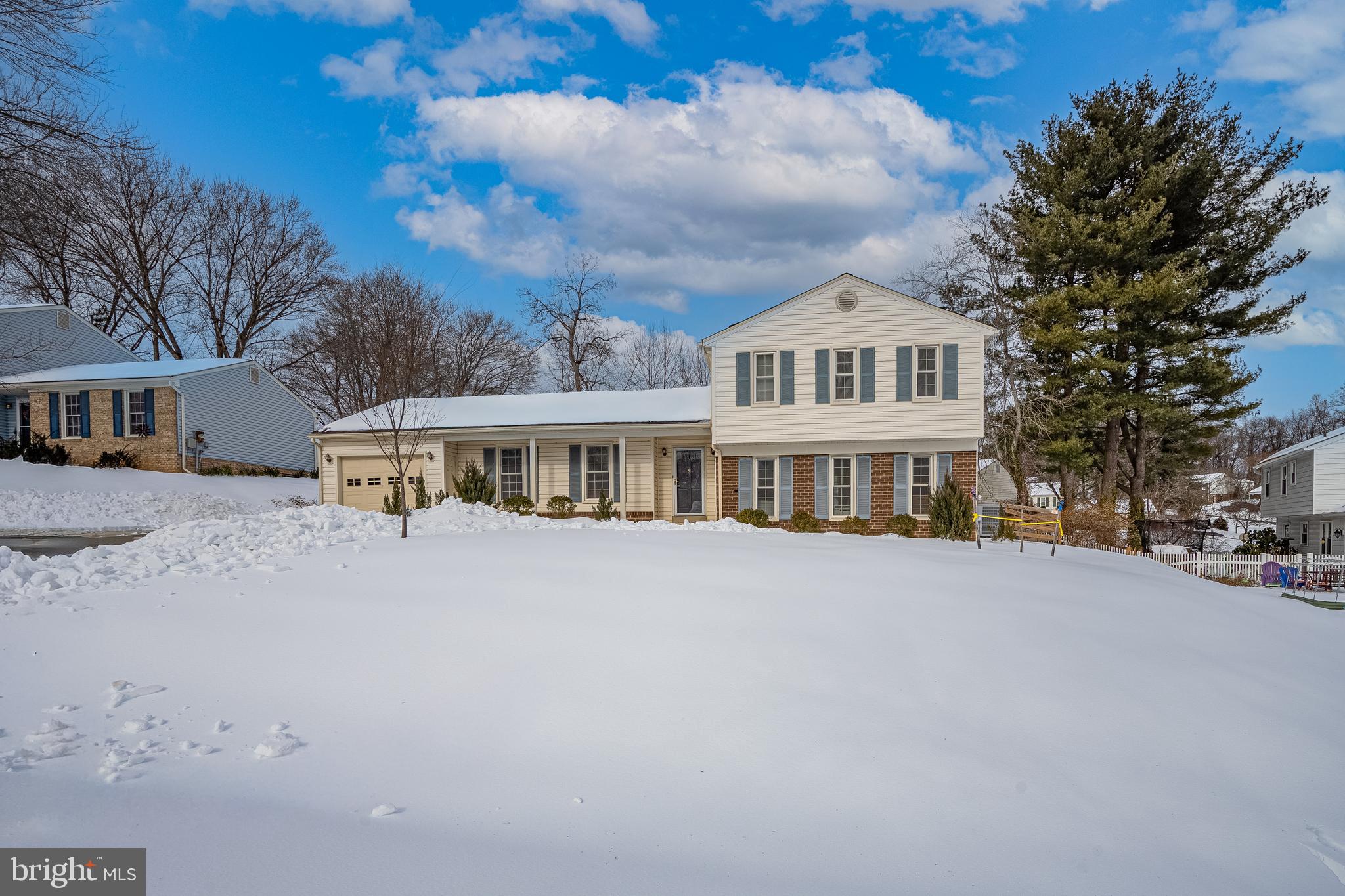 BROOKVILLE KNOLLS - Residential