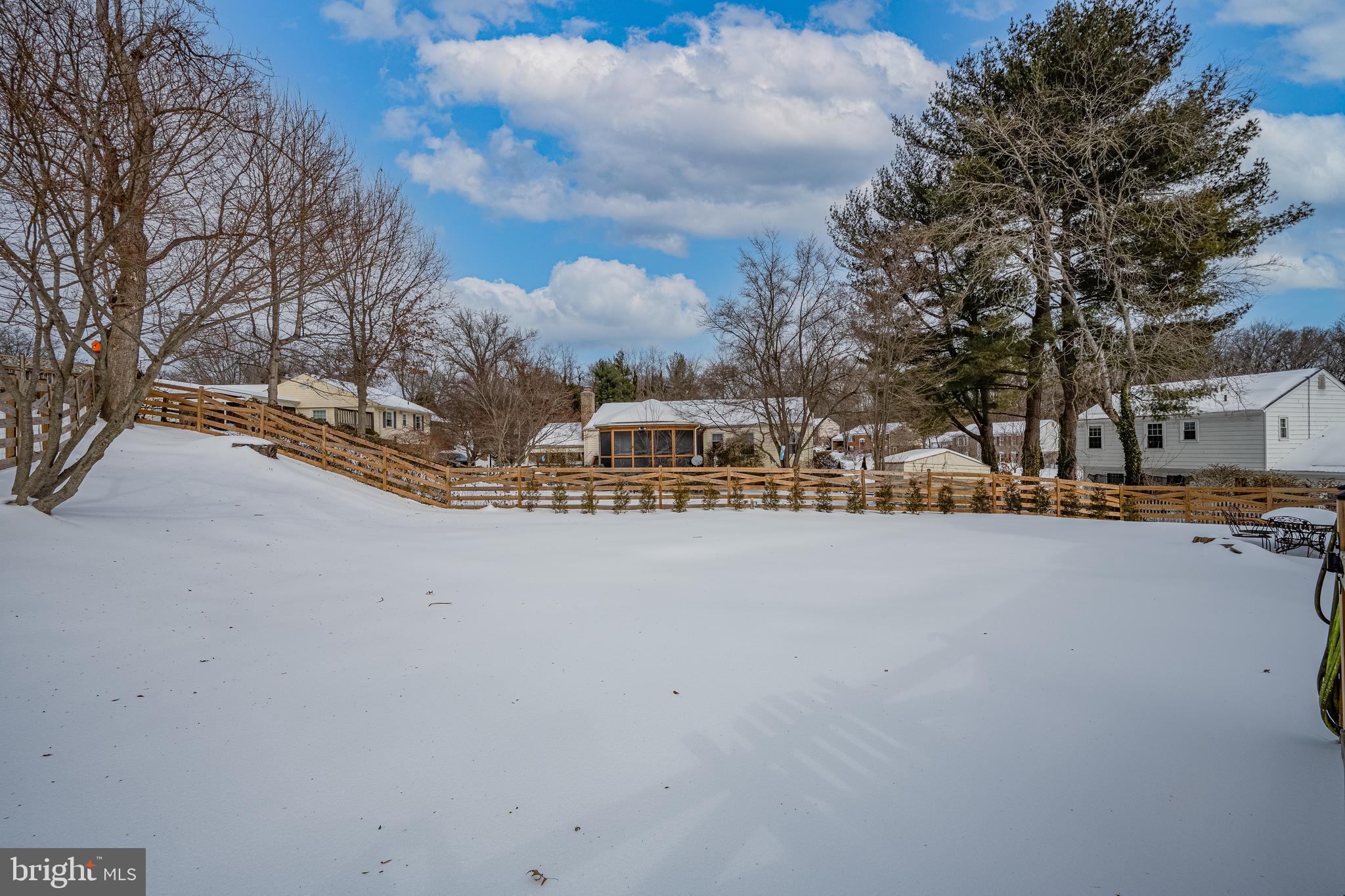 BROOKVILLE KNOLLS - Residential