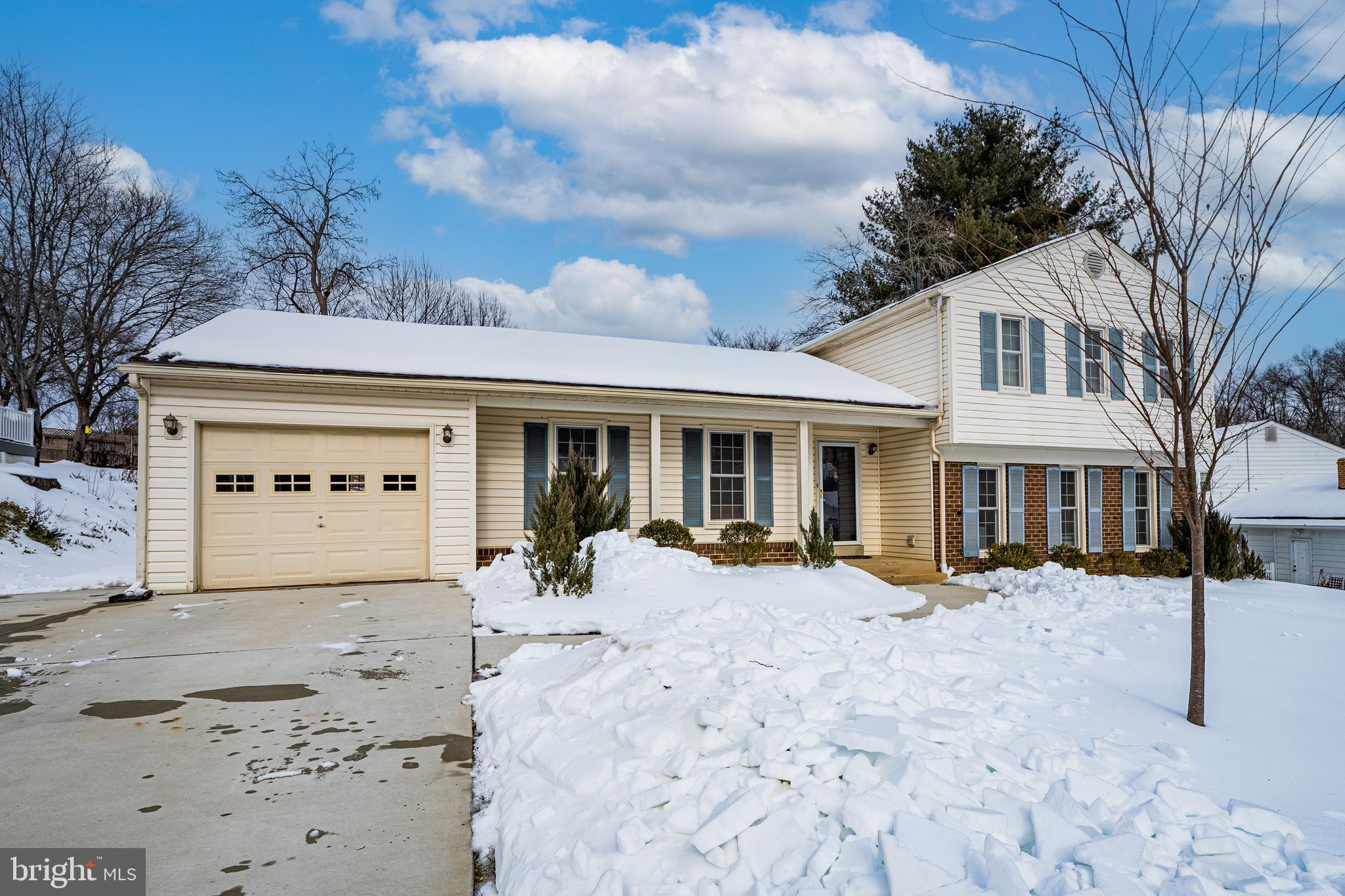 BROOKVILLE KNOLLS - Residential