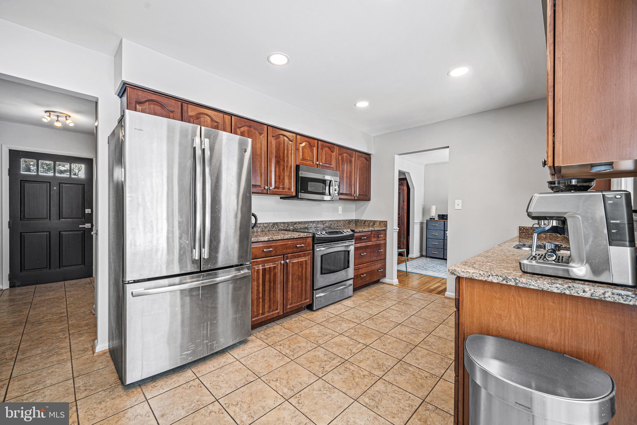 BROOKVILLE KNOLLS - Residential