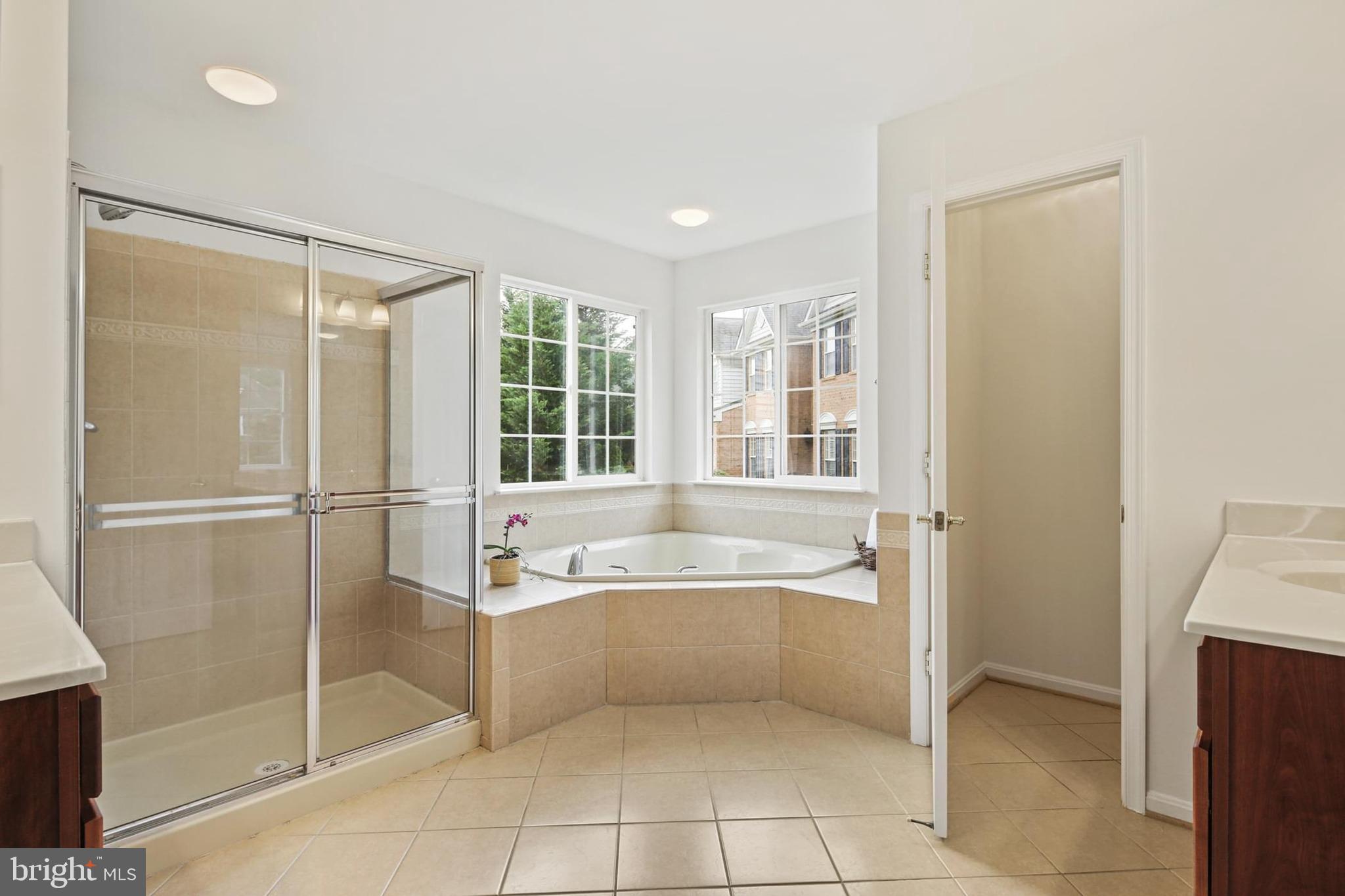 CASCADE OVERLOOK - Residential