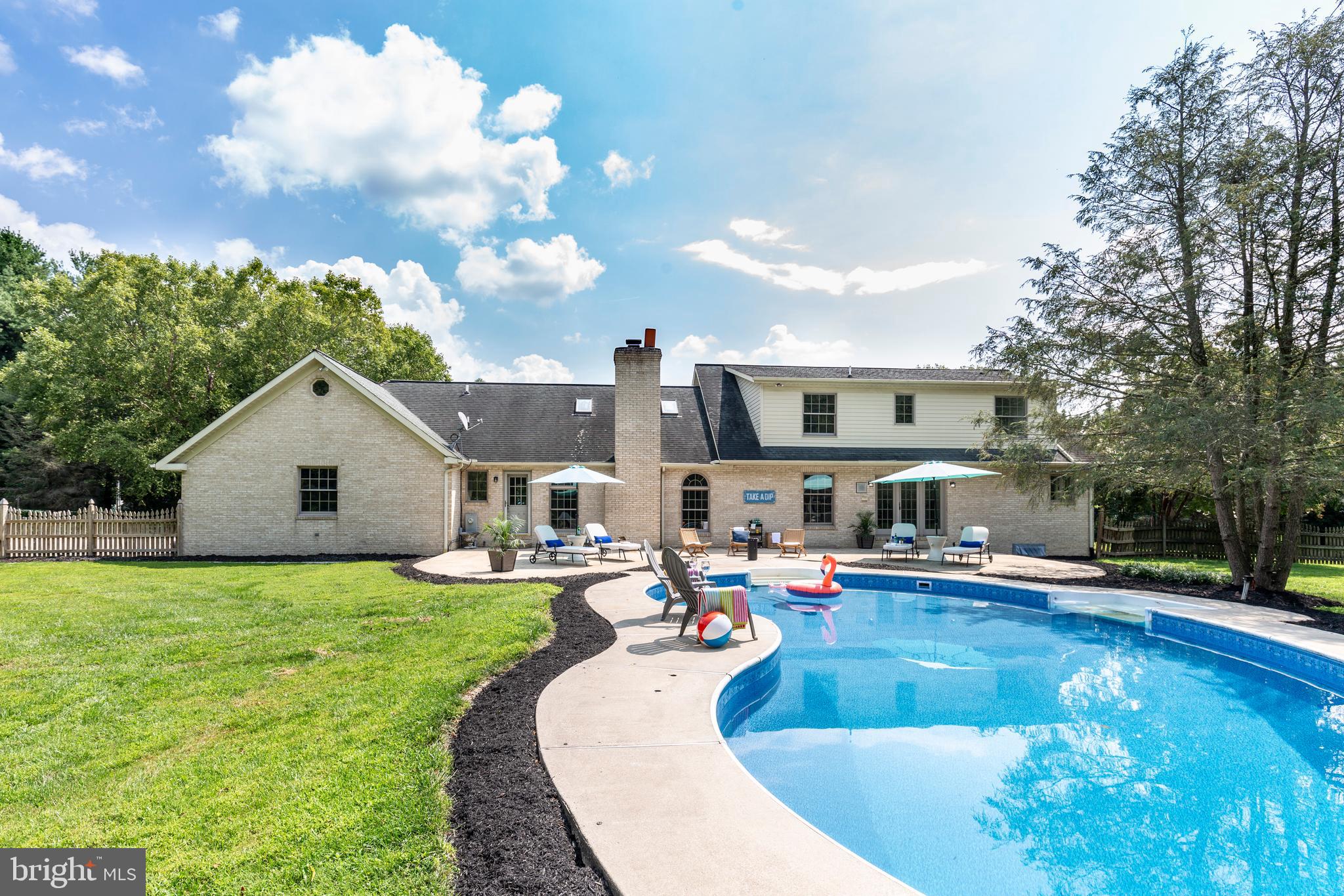 HAMPSTEAD - Residential