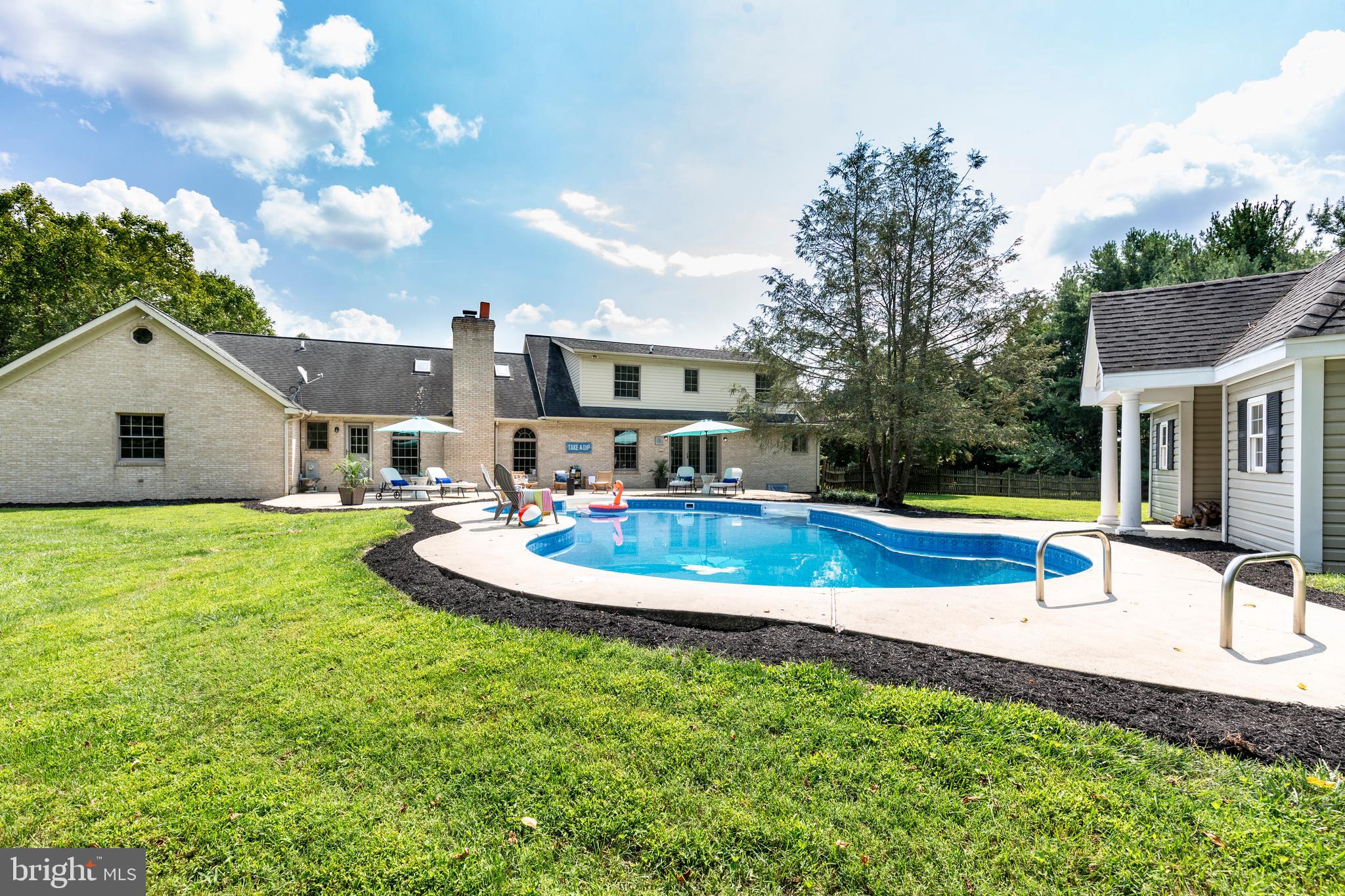 HAMPSTEAD - Residential