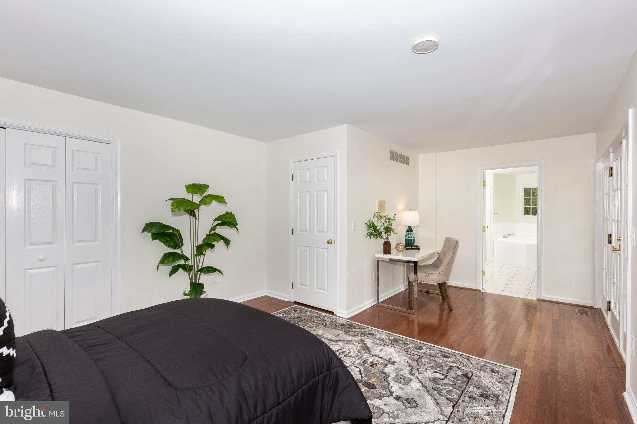 HAMPSTEAD - Residential