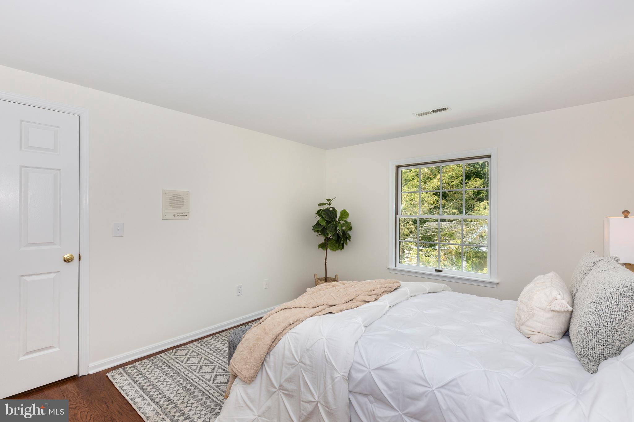 HAMPSTEAD - Residential