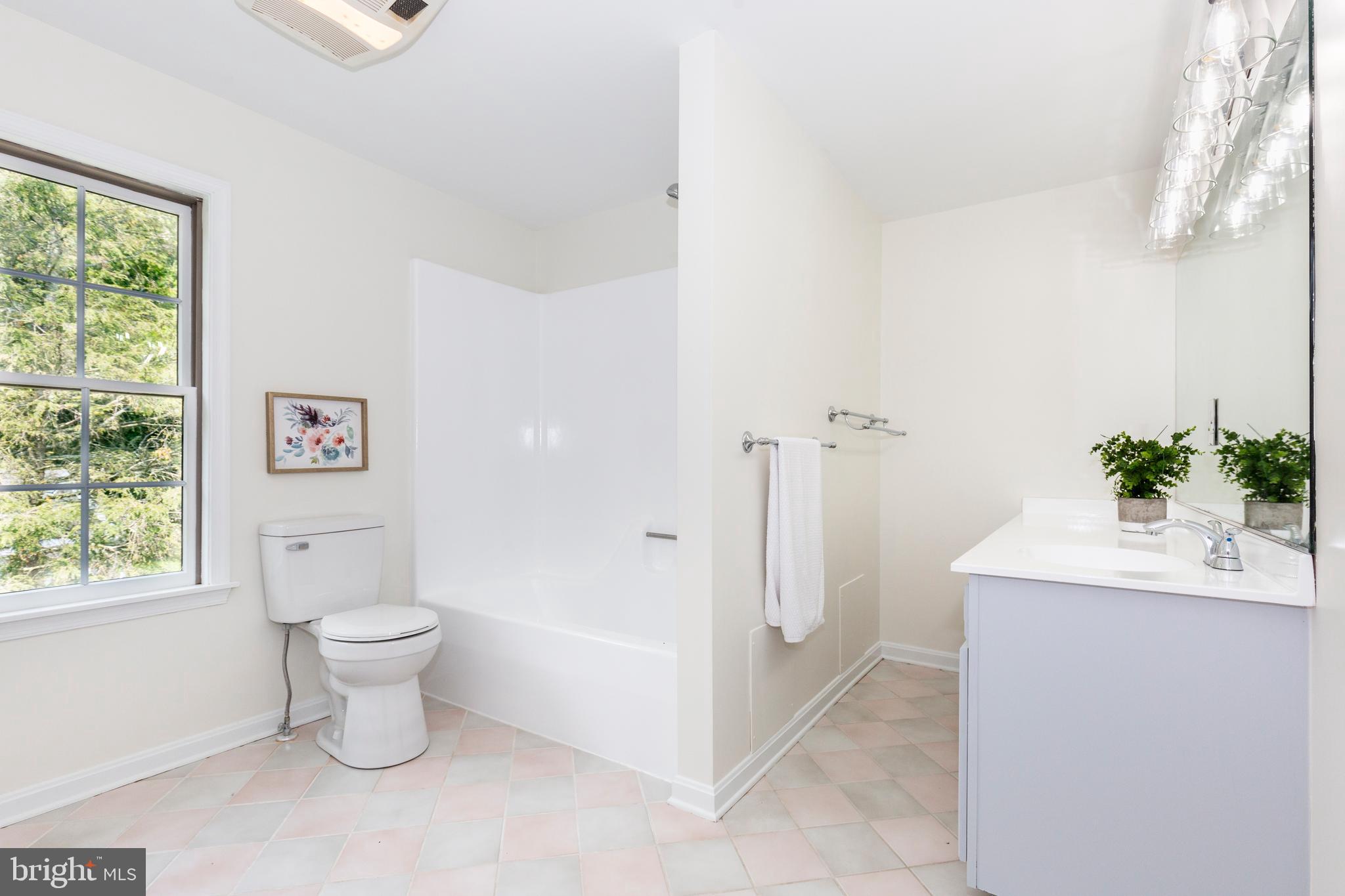 HAMPSTEAD - Residential