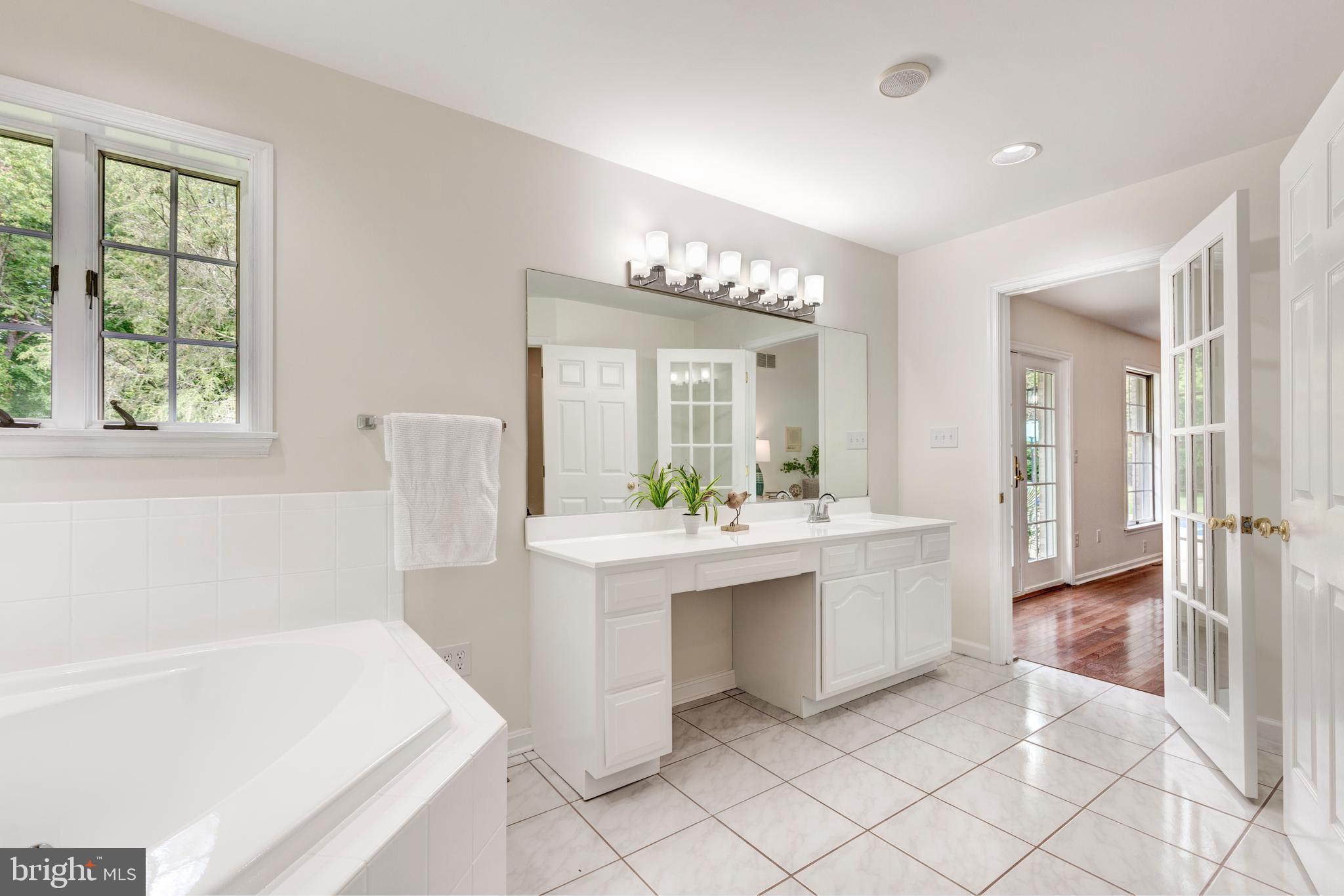 HAMPSTEAD - Residential