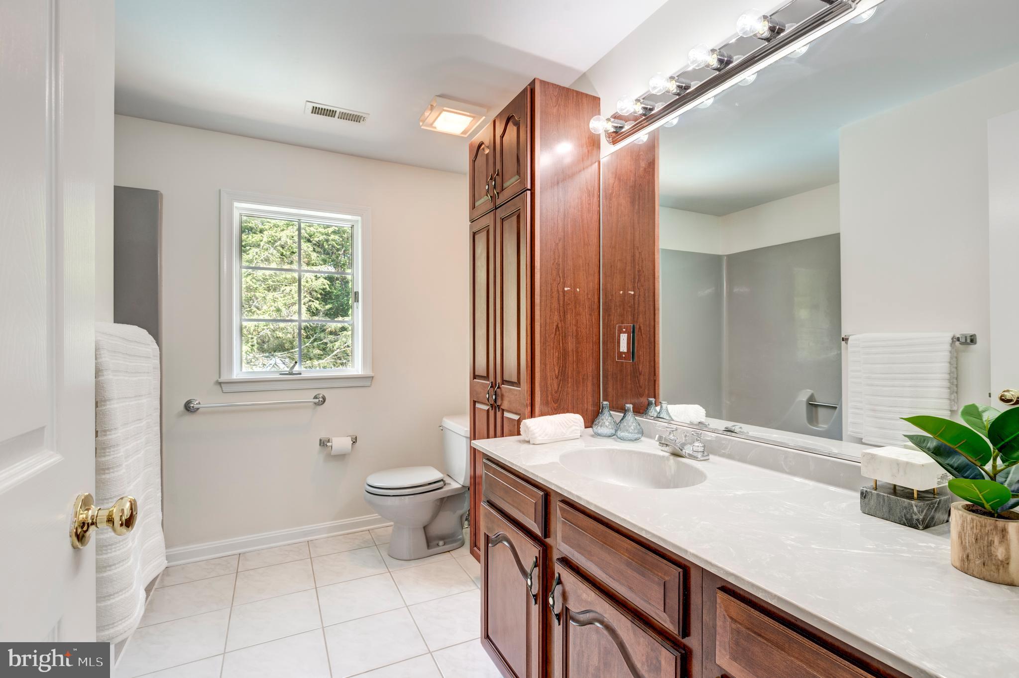 HAMPSTEAD - Residential