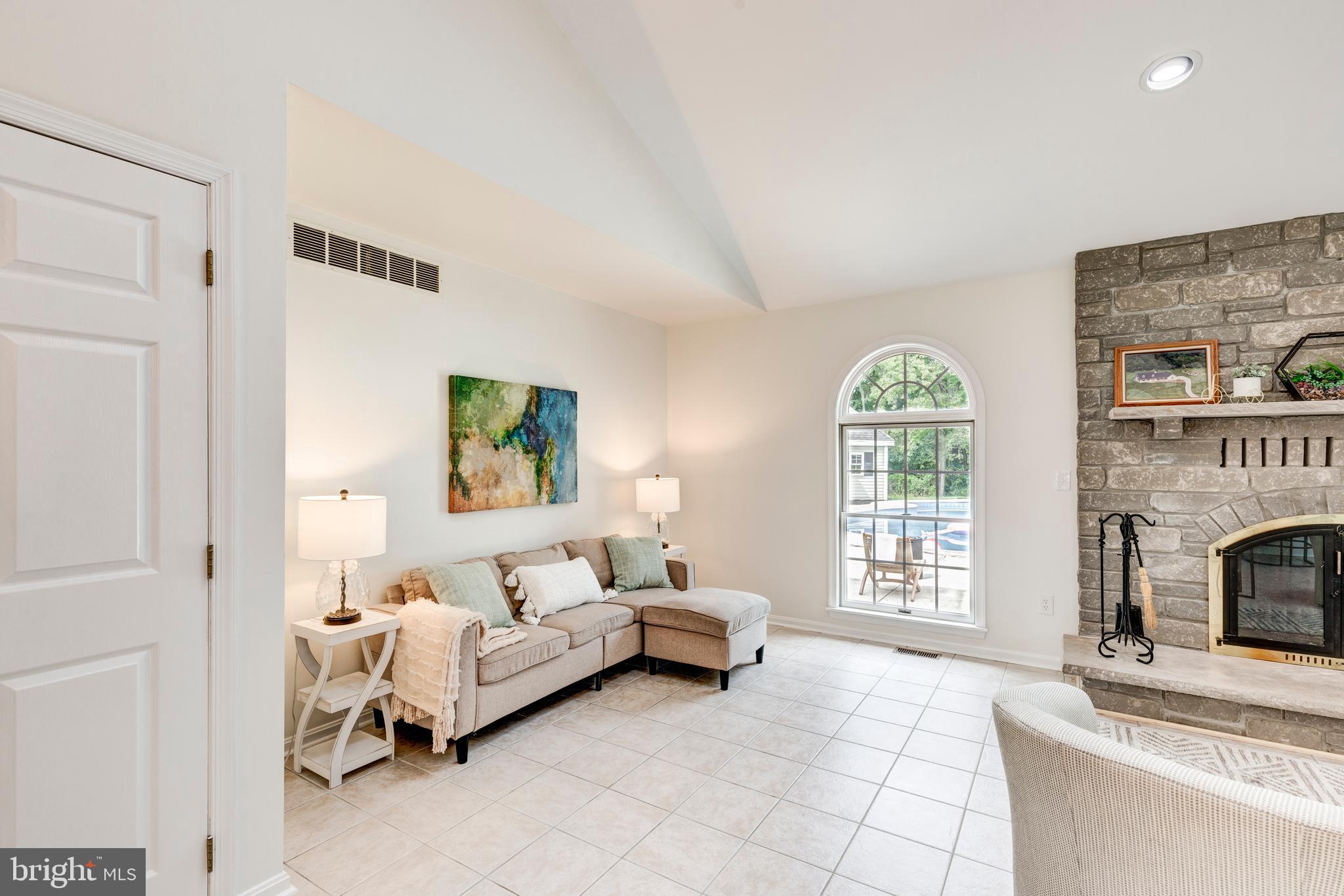 HAMPSTEAD - Residential