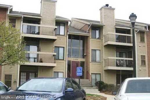 BEAUTIFUL PENTHOUSE CONDO WITH 2 BEDROOMS, 2 BATH MASTER SUITE. WOOD FLOORS IN LIVING ROOM AND DINING ROOM AREA AND A REAL WOOD BURNING FIREPLACE. SPACIOUS MASTER SUITE WITH PLENTY OF STORAGE, WALK-IN CLOSET AND DOUBLE CLOSET . EXTRA BEDROOM HAS TWO CLOSETS AS WELL. HALL BATH HAS A FULL SOAKING TUB AND THE MASTER HAS A SHOWER. ALL READY FOR YOUR DECORATING AND FINISHING TOUCHES. SEE AGENT REMARKS FOR SHOWINGS.