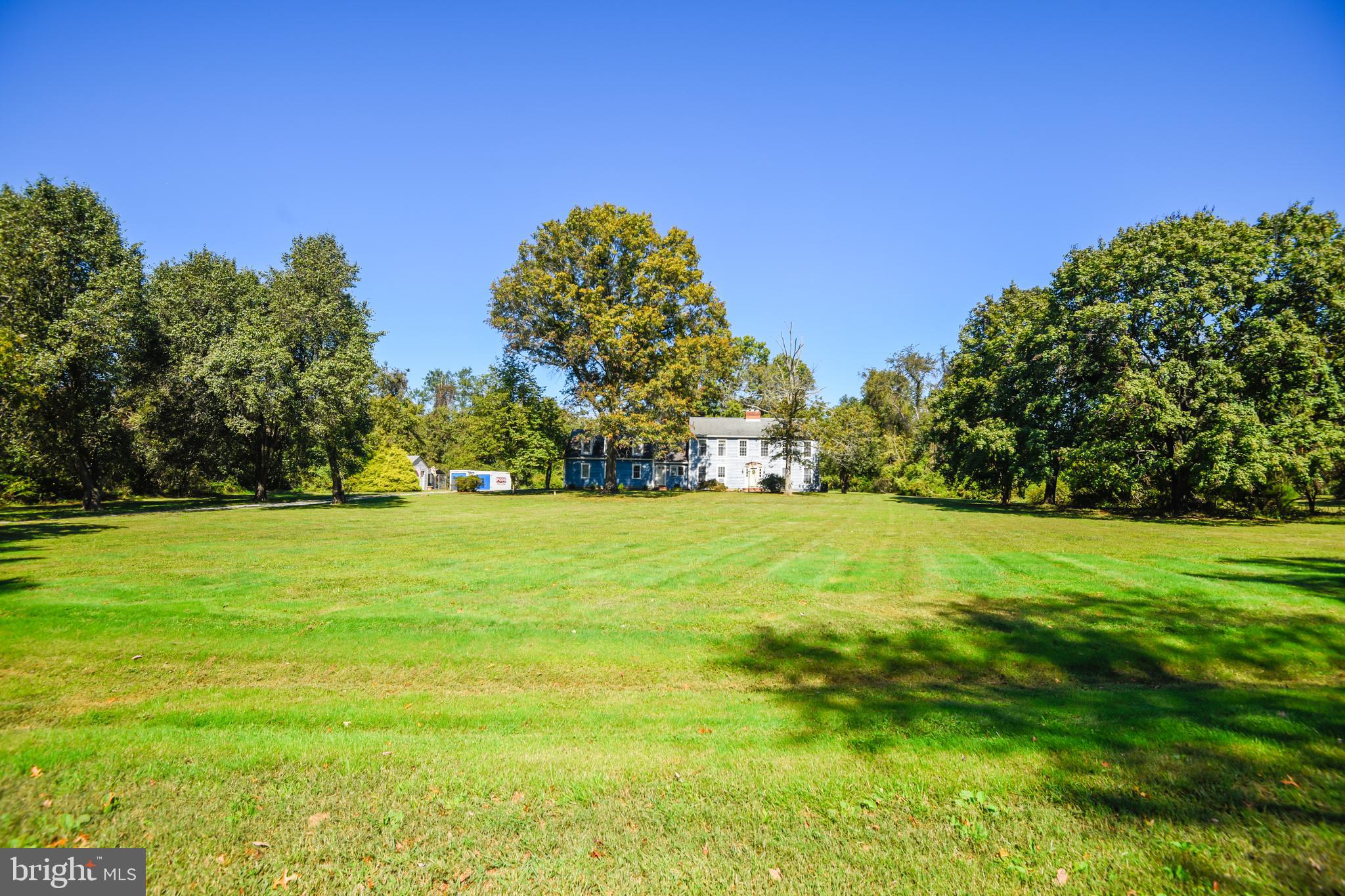 ROYALE GLEN - Residential