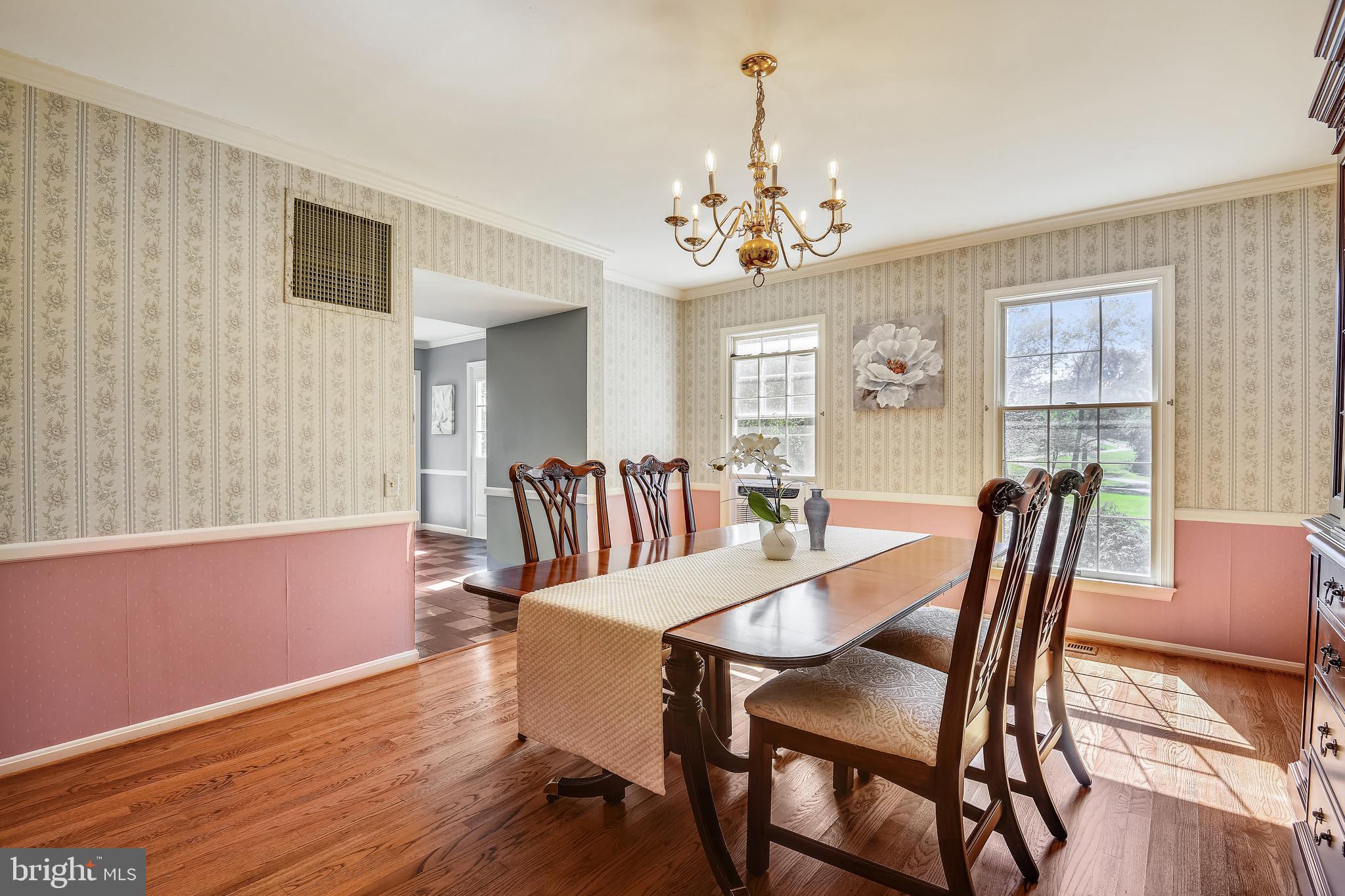 ROYALE GLEN - Residential