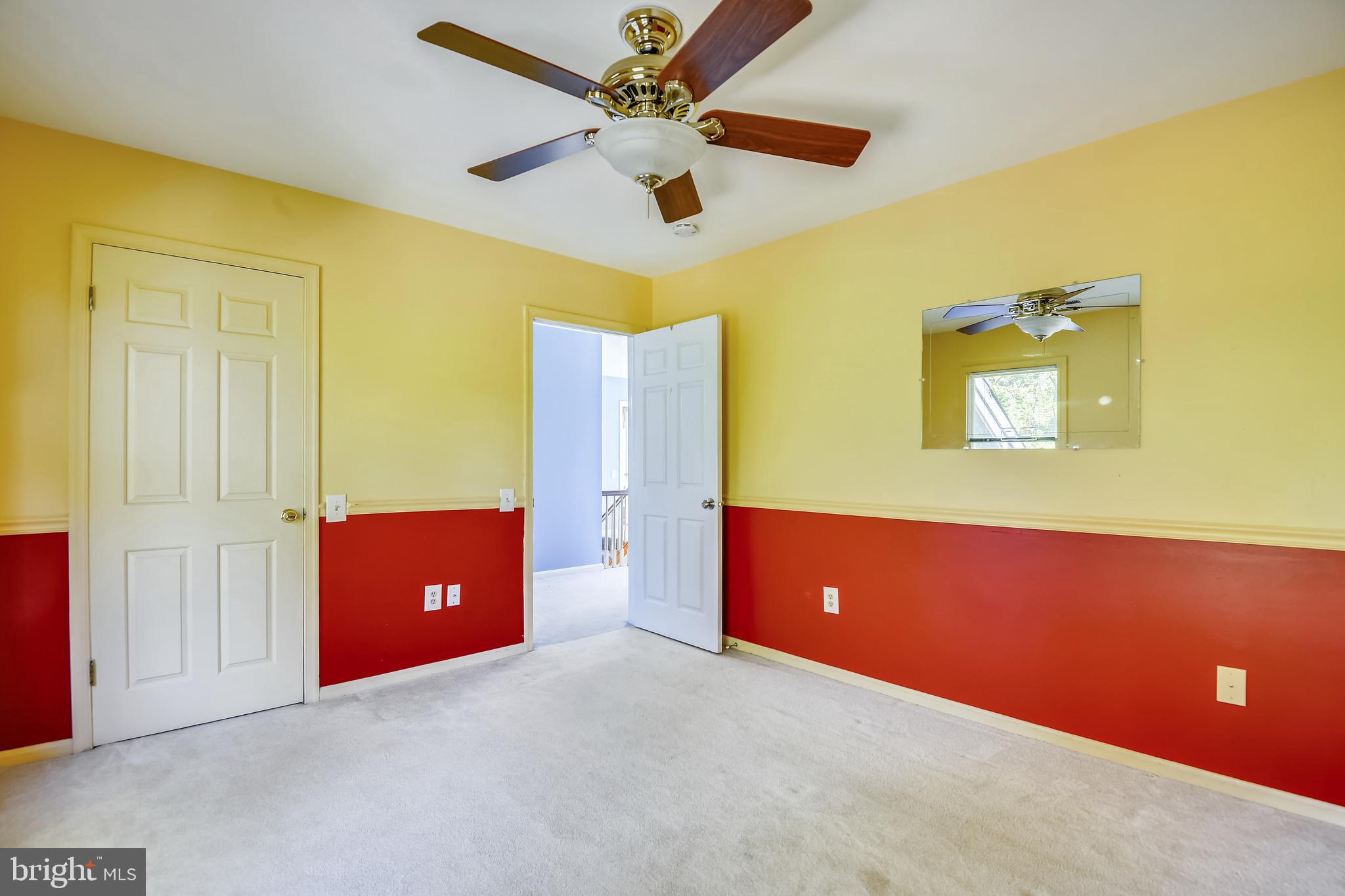 ROYALE GLEN - Residential