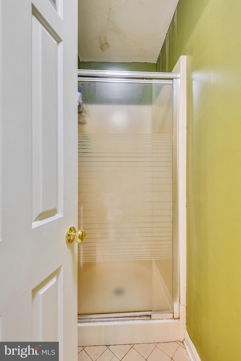 ROYALE GLEN - Residential