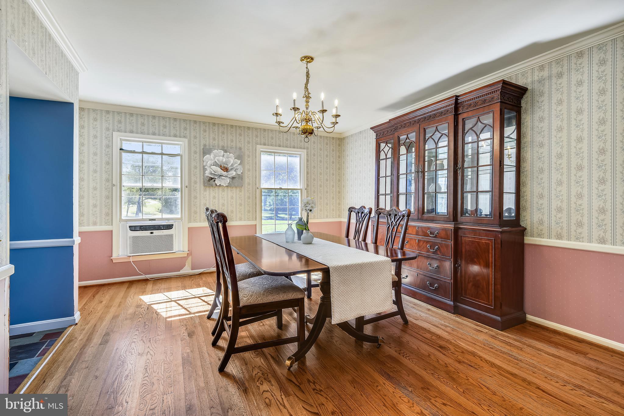 ROYALE GLEN - Residential