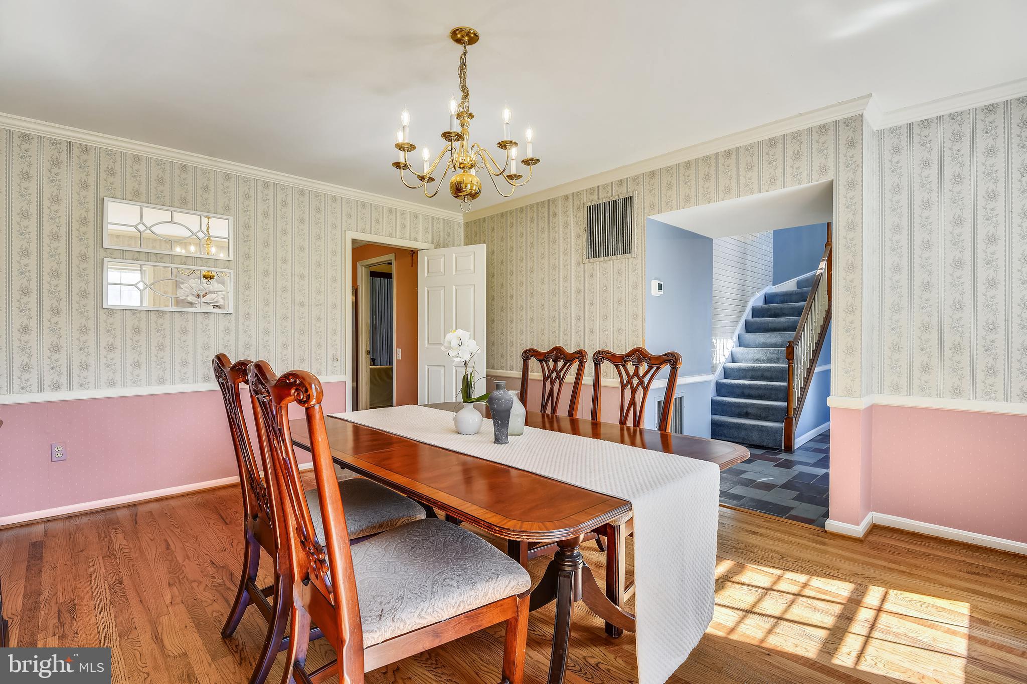 ROYALE GLEN - Residential