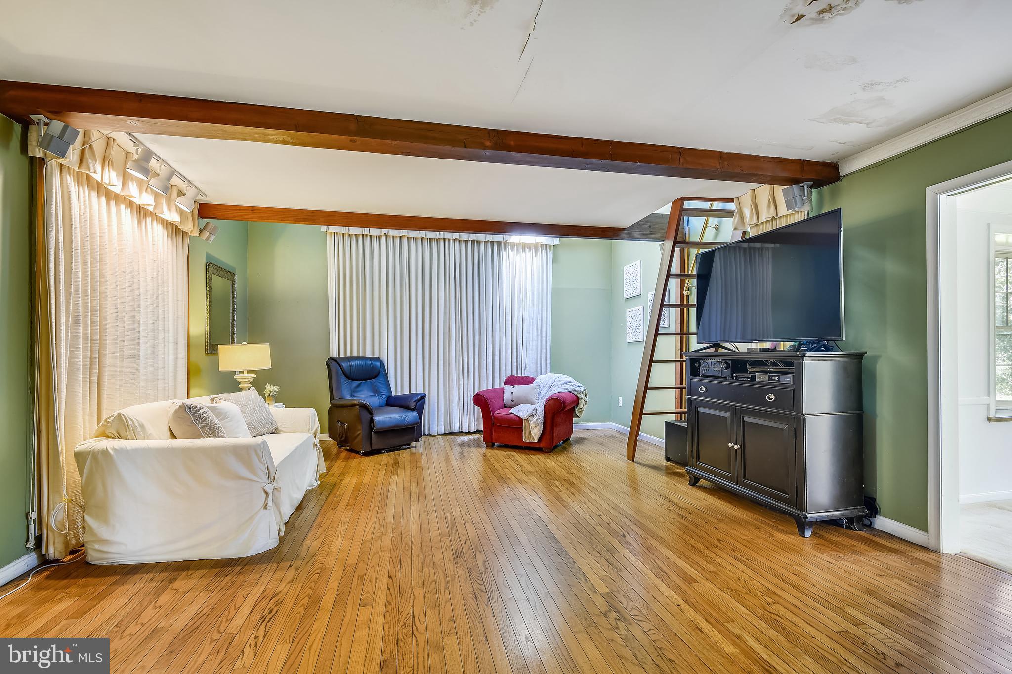 ROYALE GLEN - Residential