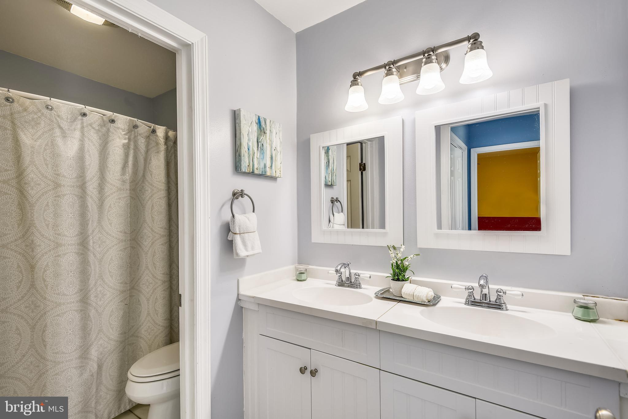 ROYALE GLEN - Residential