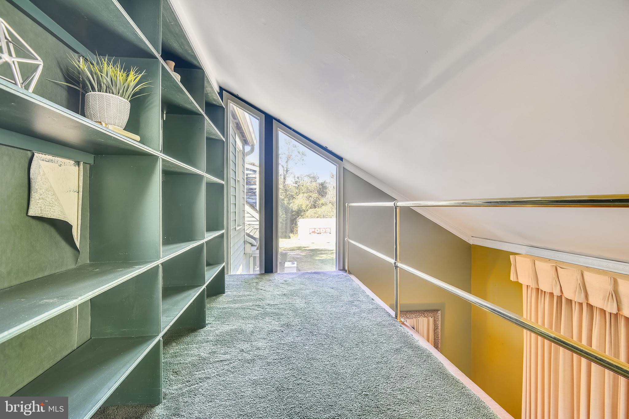 ROYALE GLEN - Residential