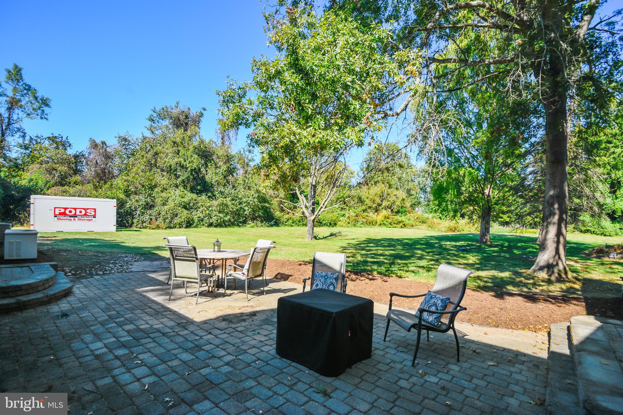 ROYALE GLEN - Residential