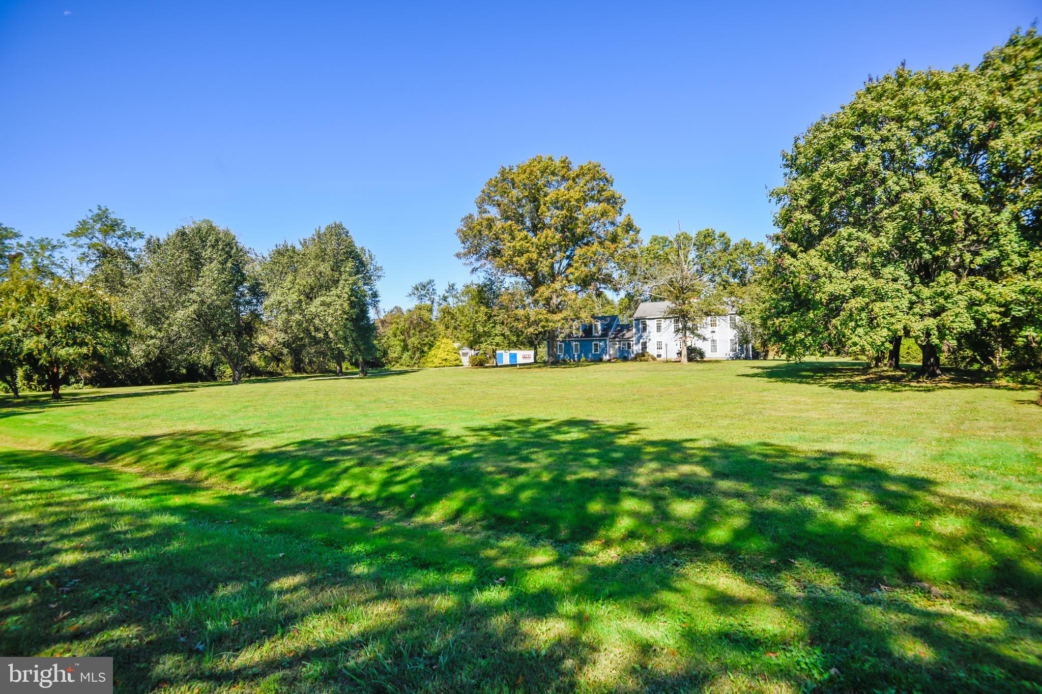 ROYALE GLEN - Residential