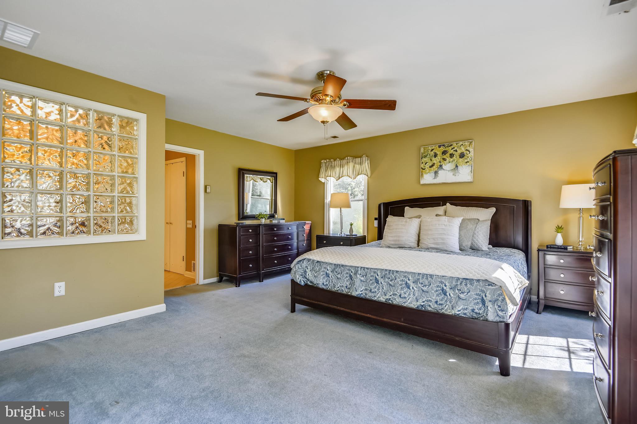 ROYALE GLEN - Residential