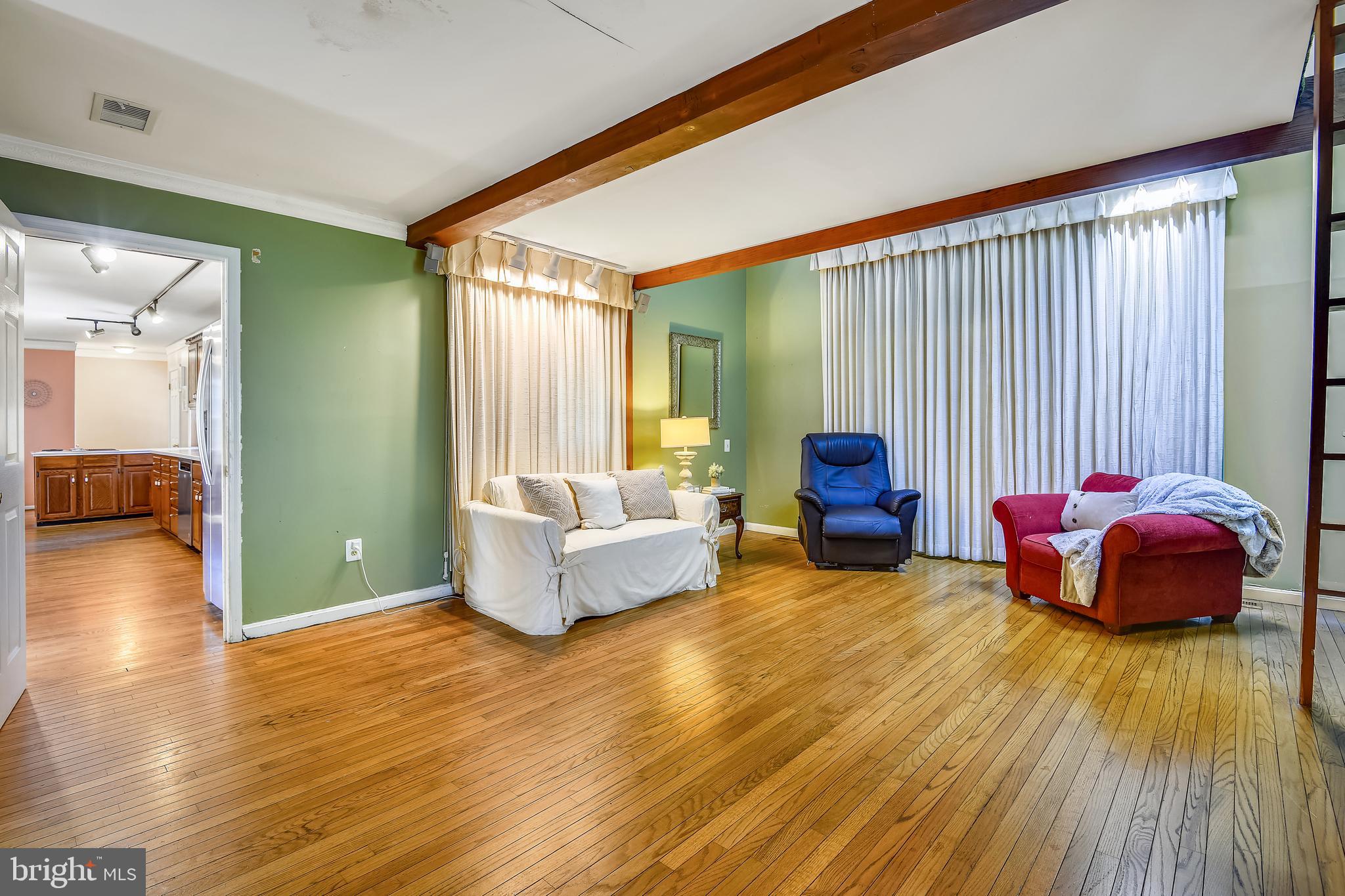 ROYALE GLEN - Residential