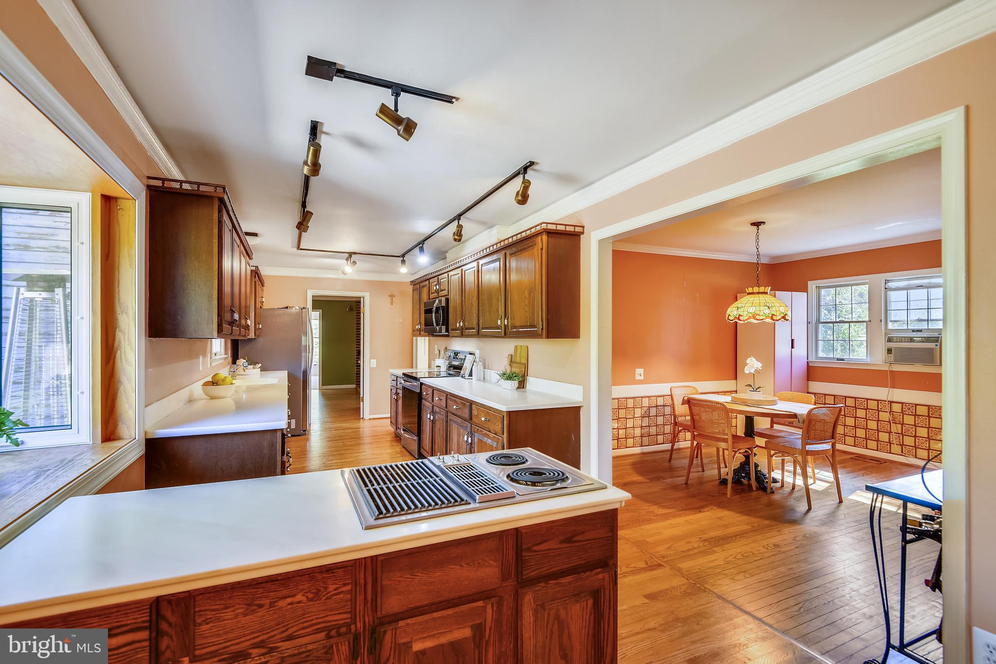 ROYALE GLEN - Residential