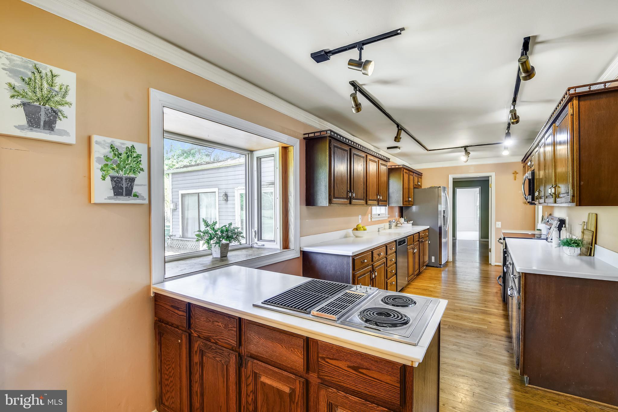 ROYALE GLEN - Residential