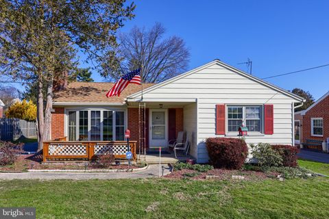 Photo of 1925 Temple Avenue, Lancaster, PA 17603 (MLS # PALA2047442)