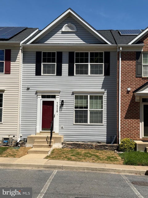 Townhouse For Sale - 7516 Burdette Way<br/> BELTSVILLE, MD 20705