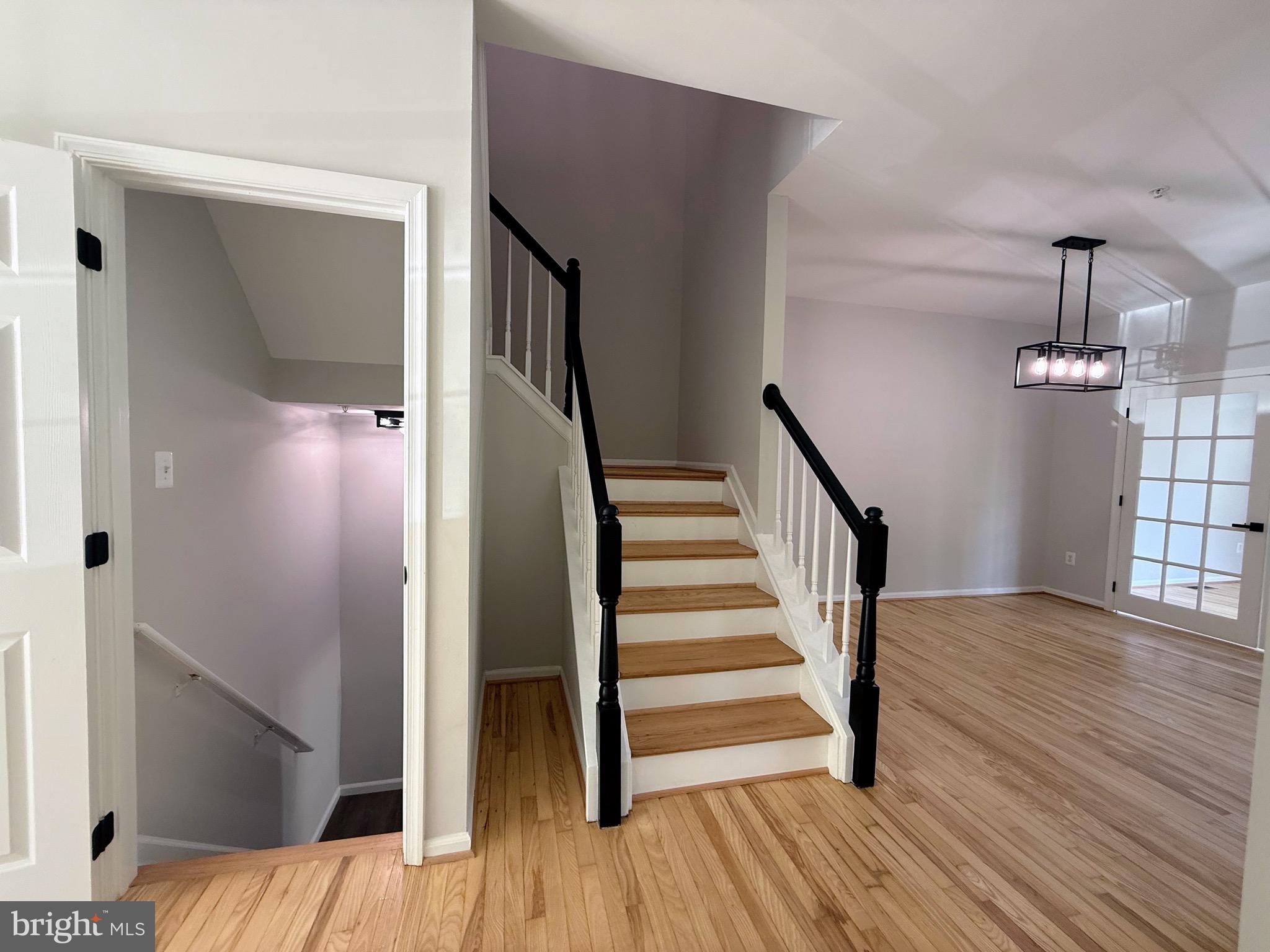 7516 BURDETTE WAY