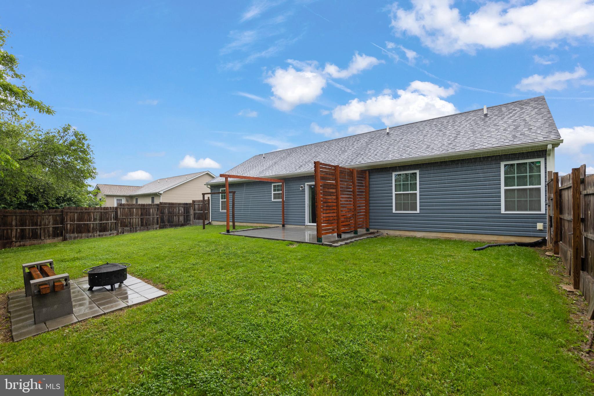 CRESTFIELD - Residential