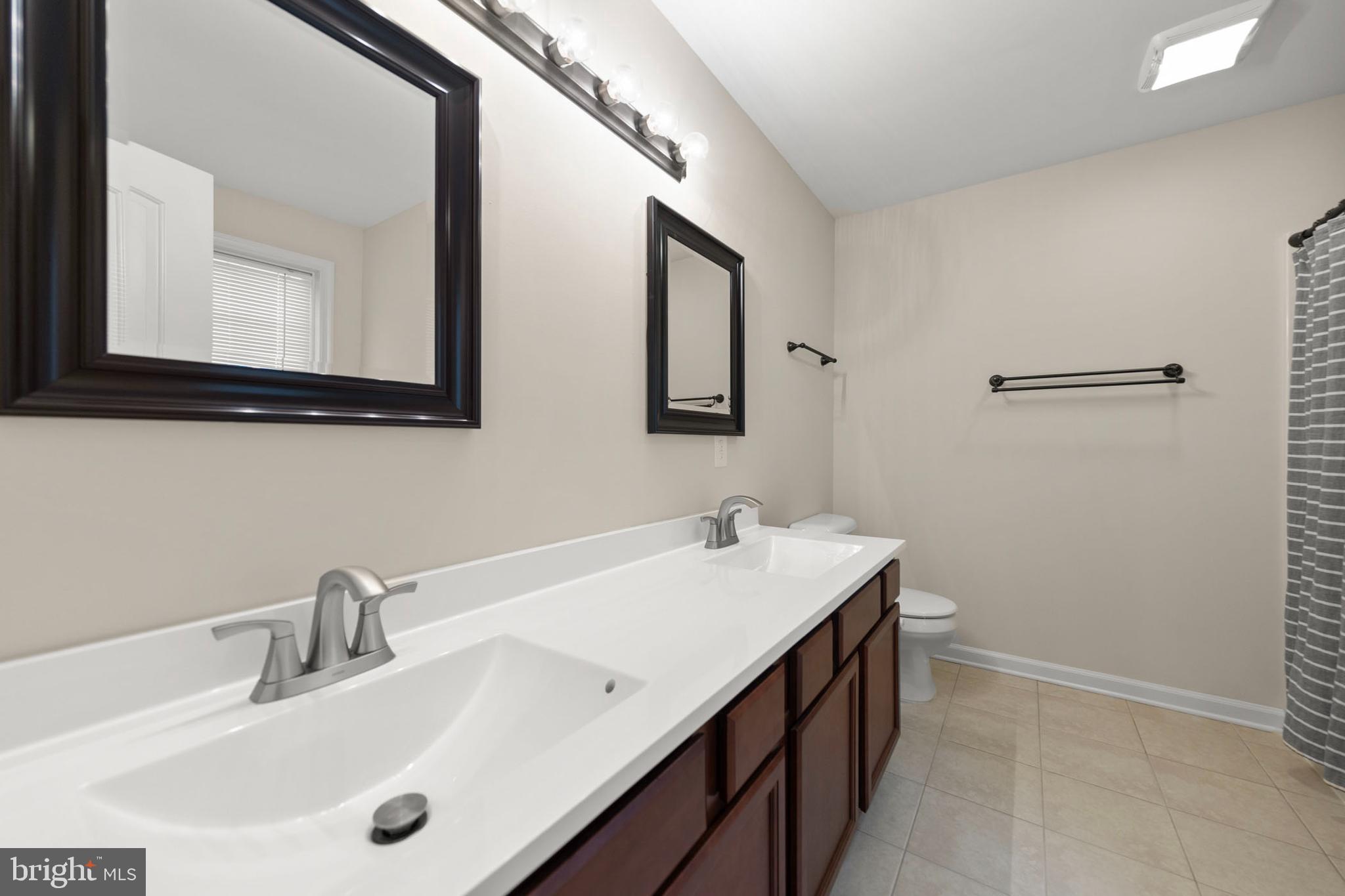 CRESTFIELD - Residential