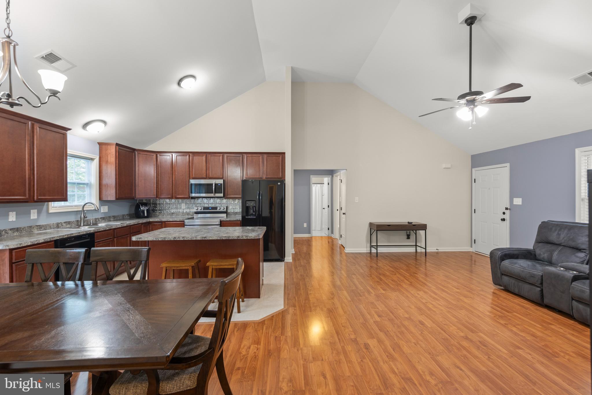 CRESTFIELD - Residential