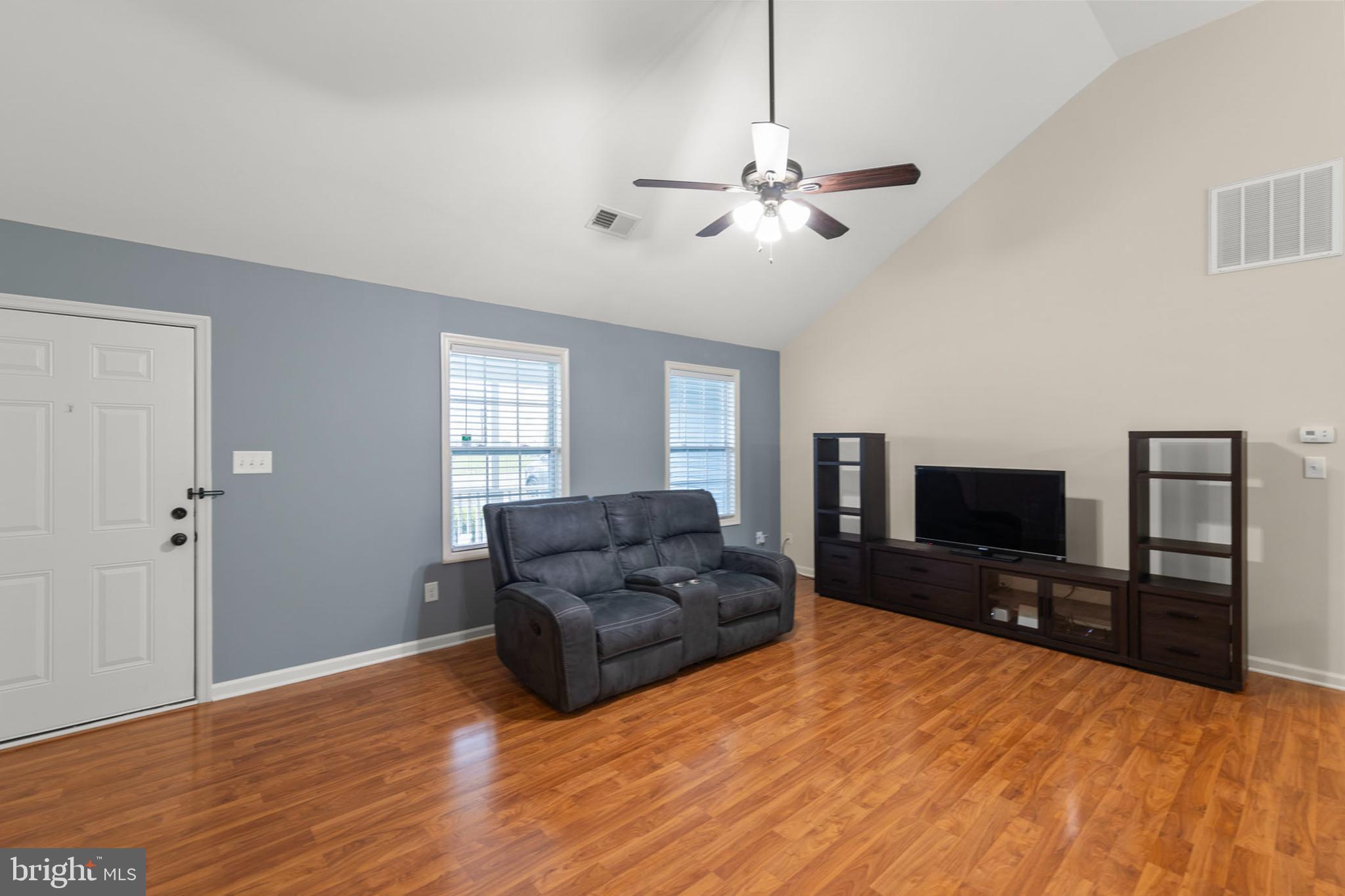 CRESTFIELD - Residential