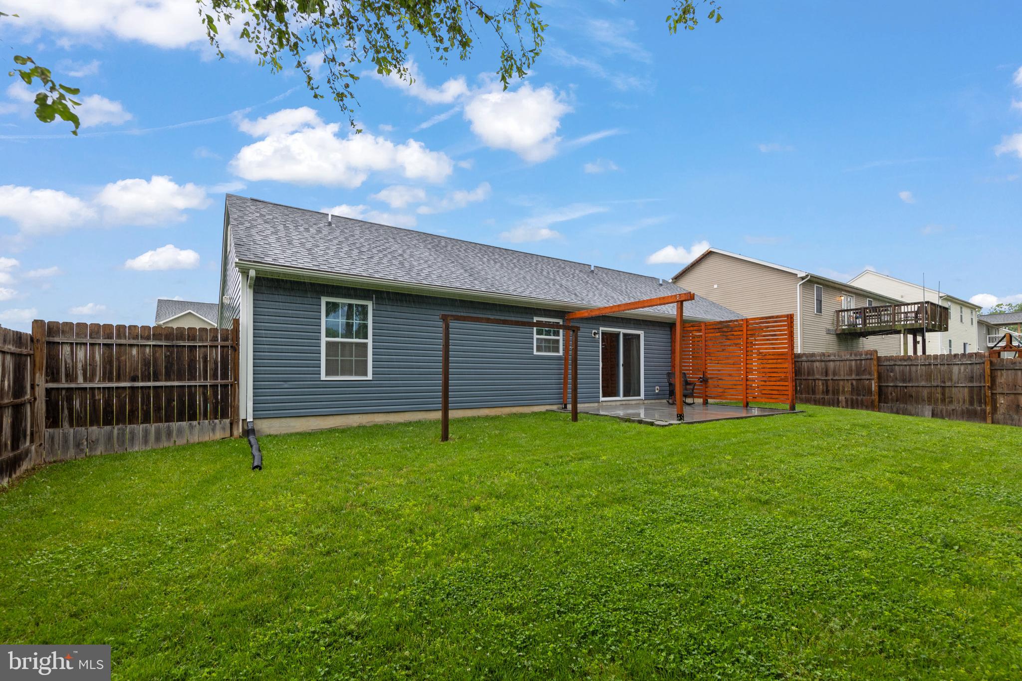 CRESTFIELD - Residential