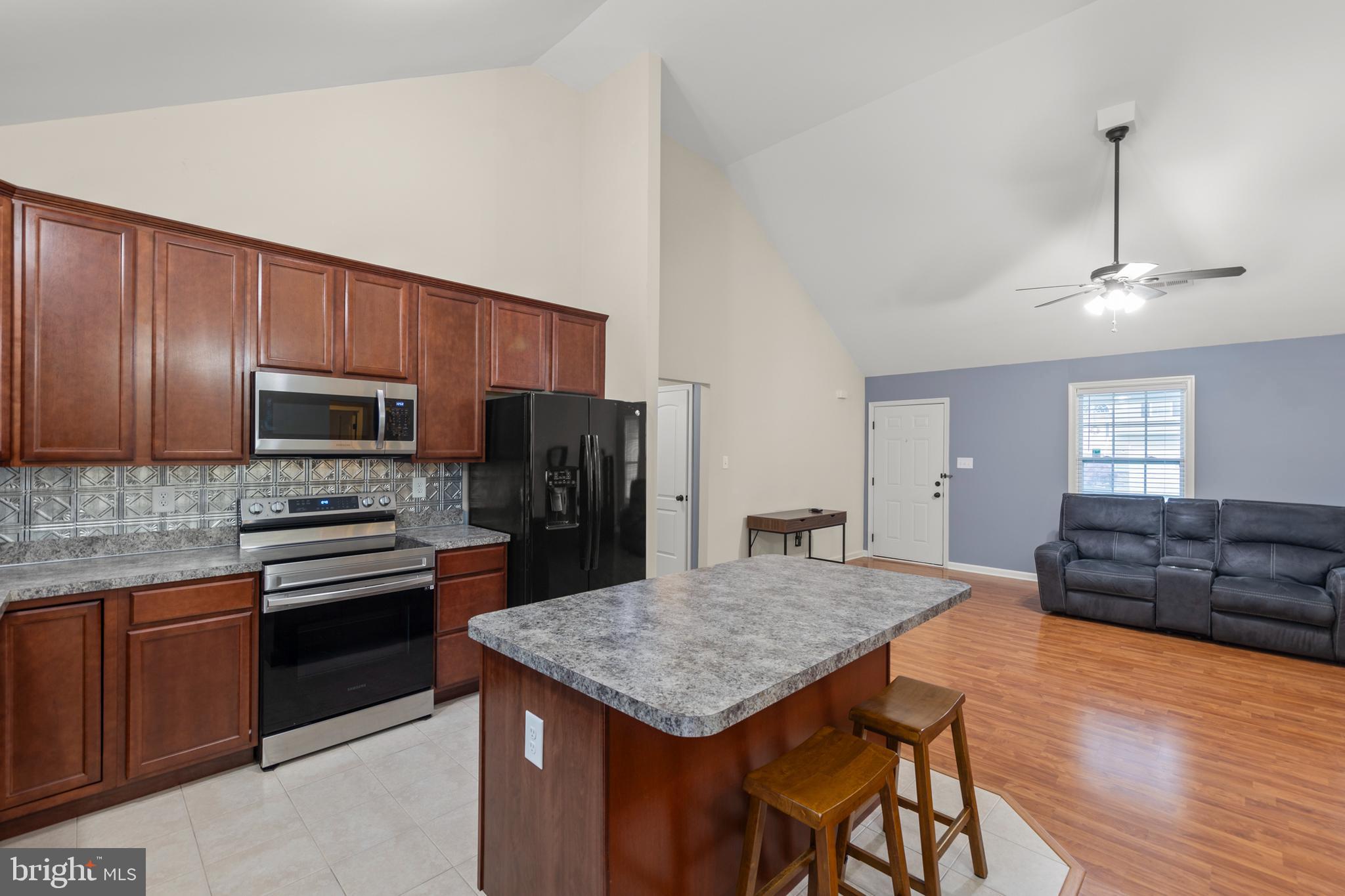 CRESTFIELD - Residential