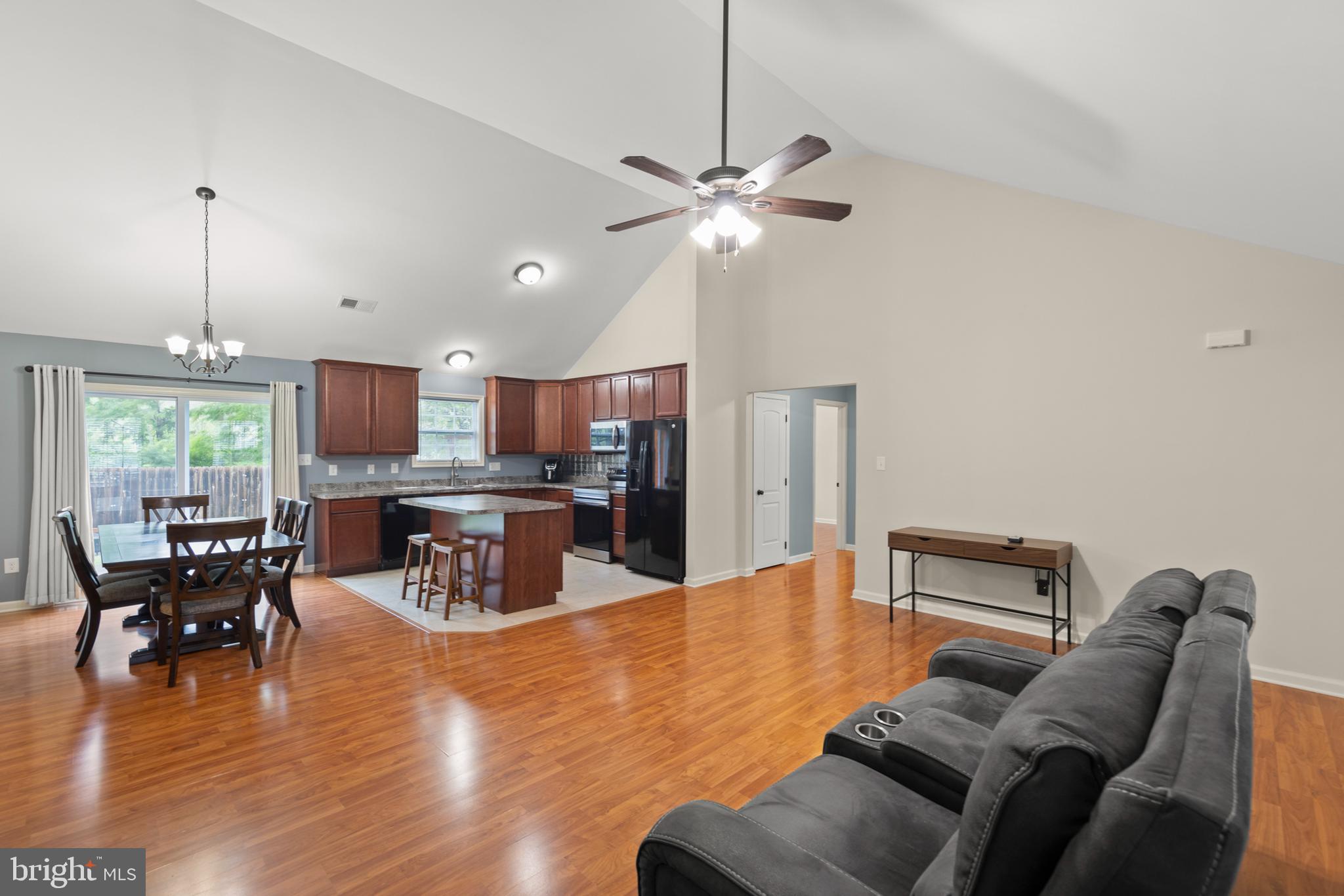 CRESTFIELD - Residential