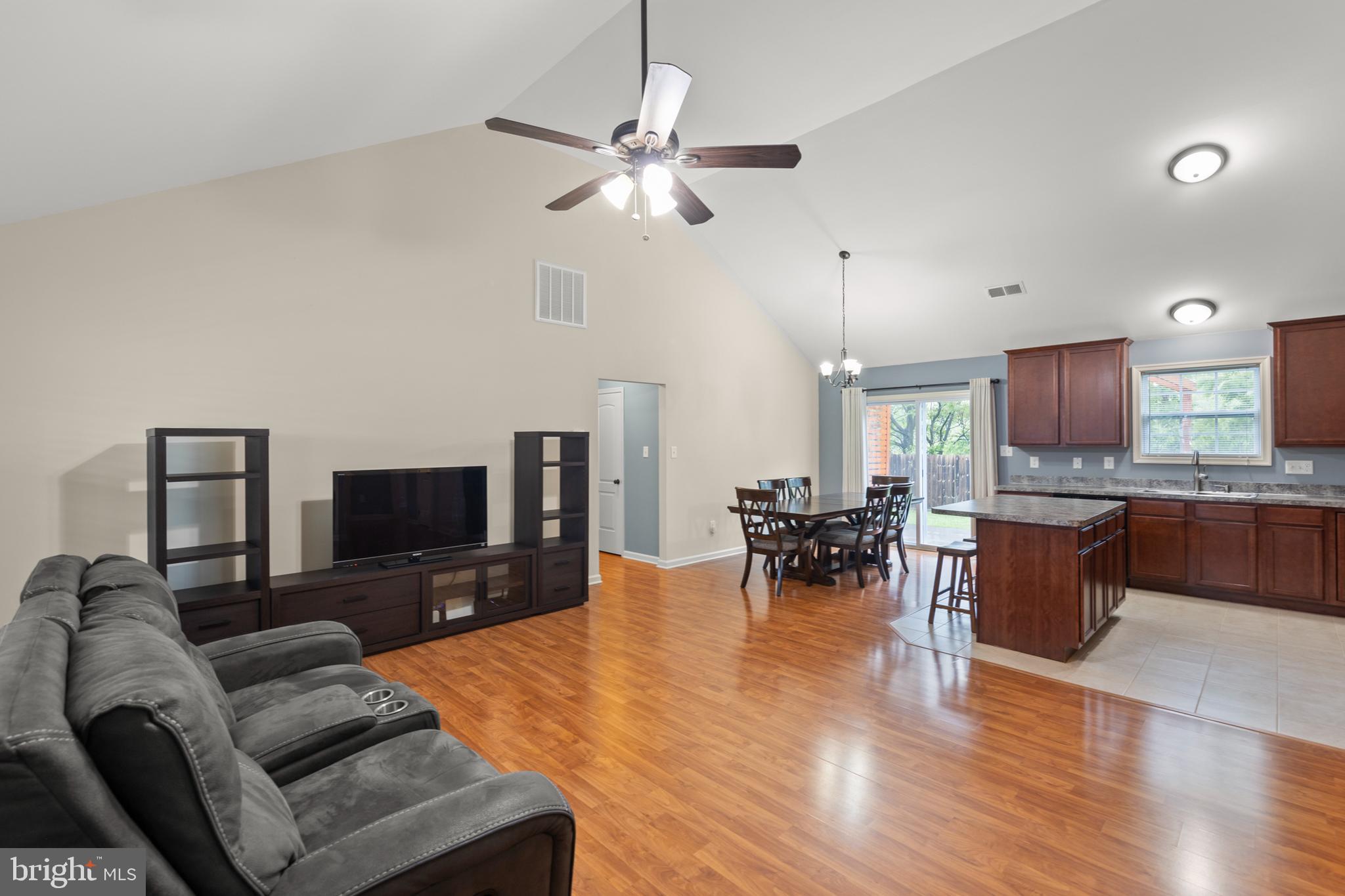 CRESTFIELD - Residential